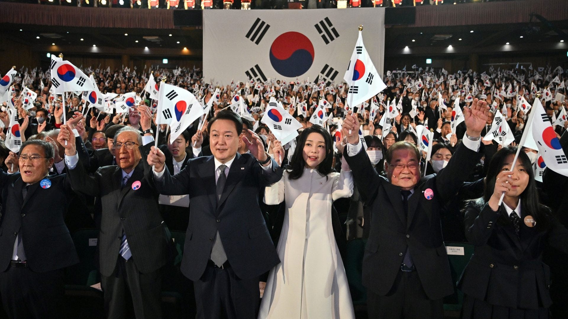 Кубок азии 2015. Австралийцы корейцы. Австралийцы корейцы. Нато и китай. Нато членство.