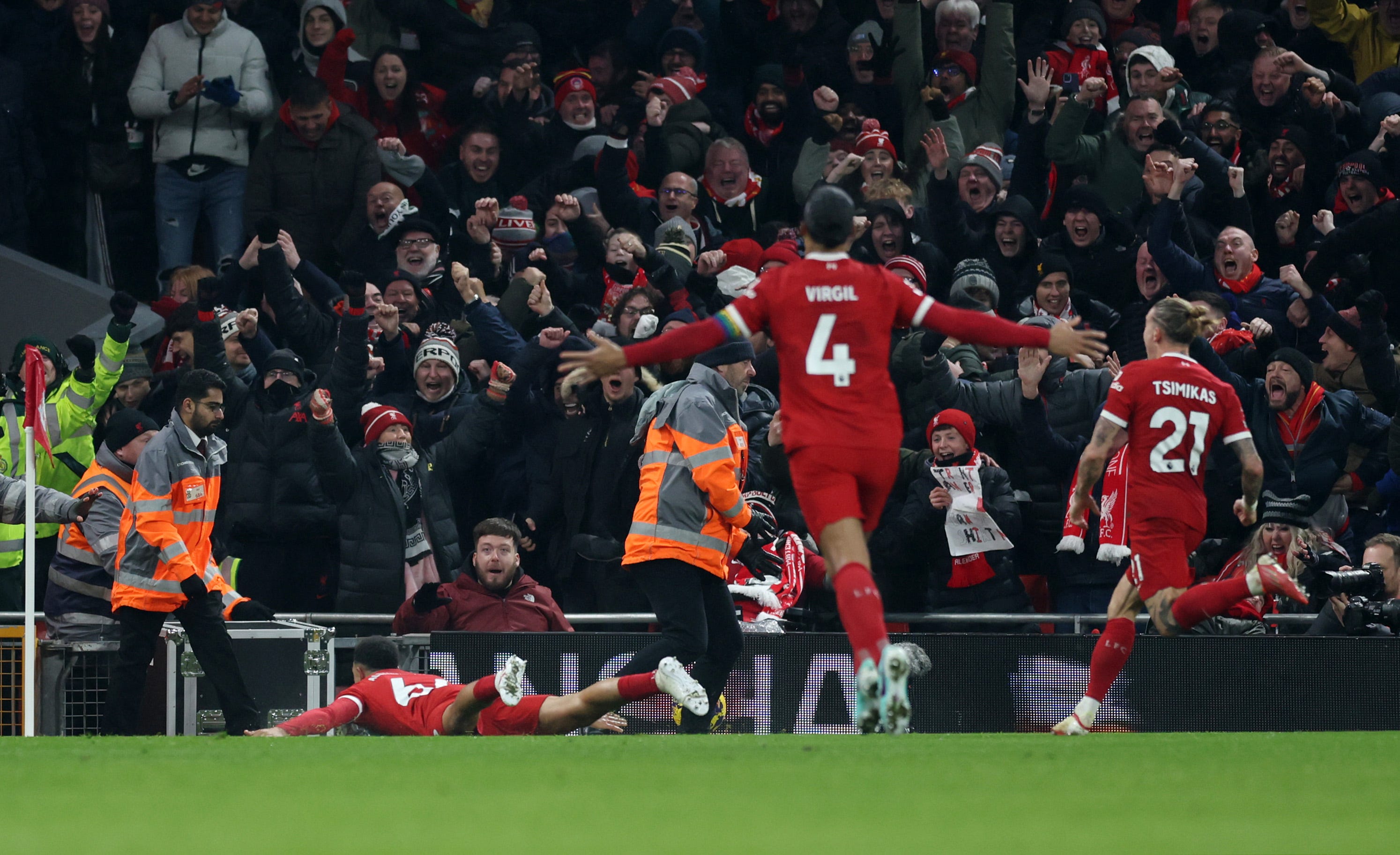 Liverpool FC - GET IN!!!!! TRENT WITH A BRILLIANT FINISH TO EQUALISE!!  [1-1]