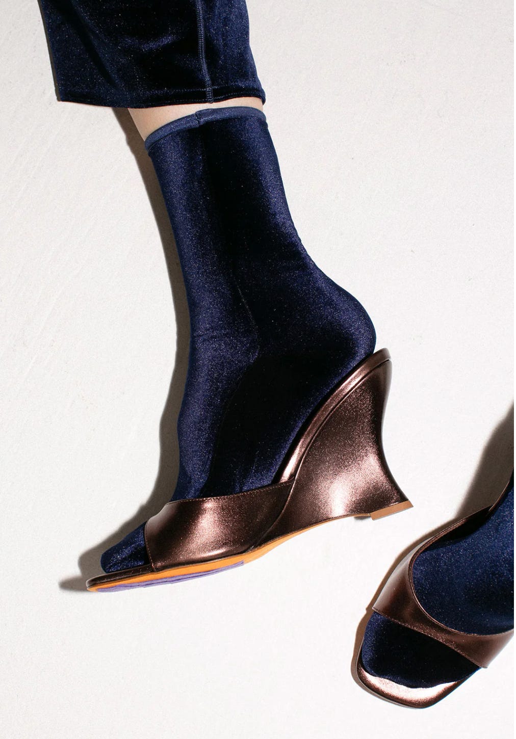 Issue 12 Mae is ONE by Henley Cox Endless Amounts