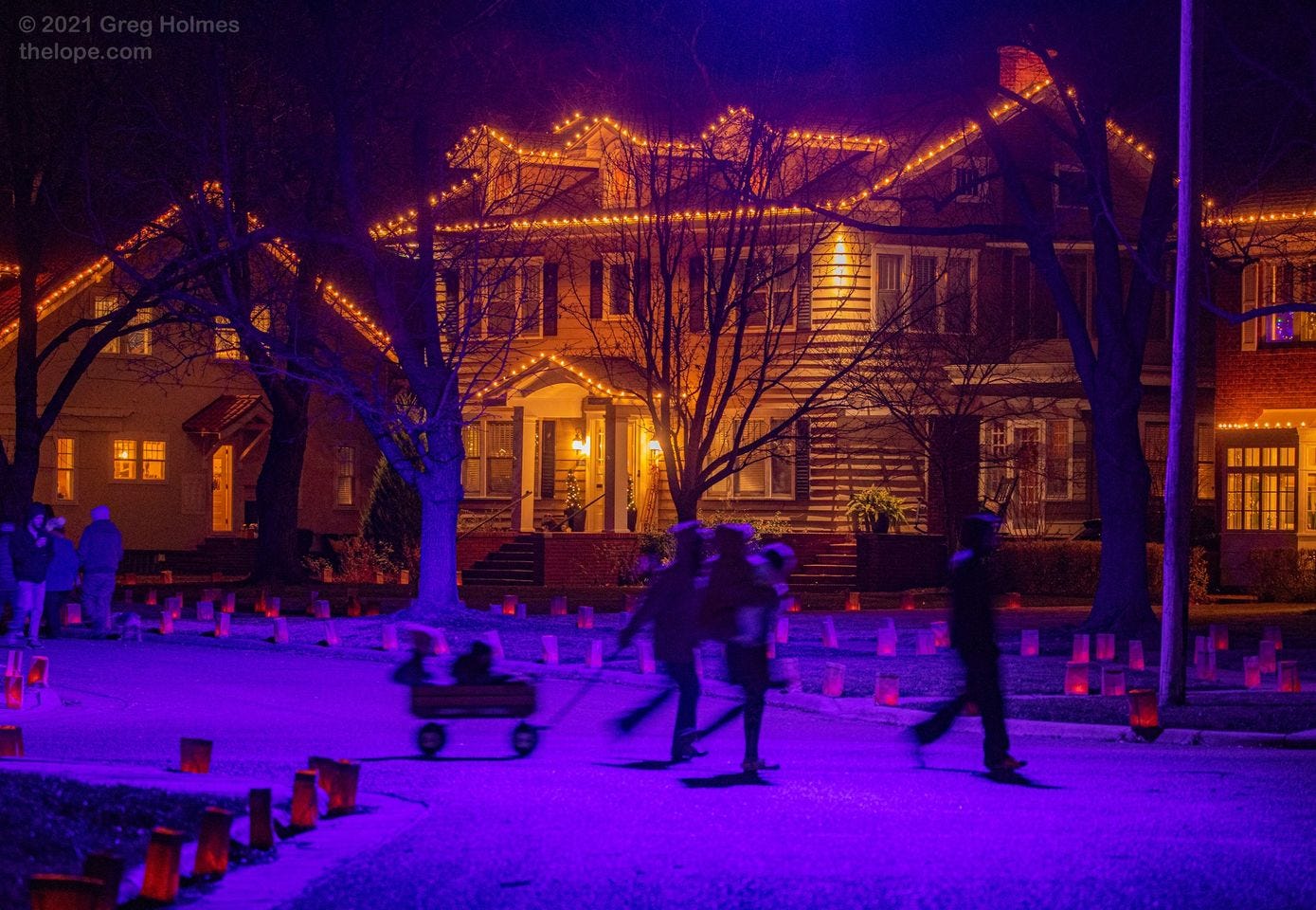 Hyde Park luminaries marks 40th year tonight by Gina Long