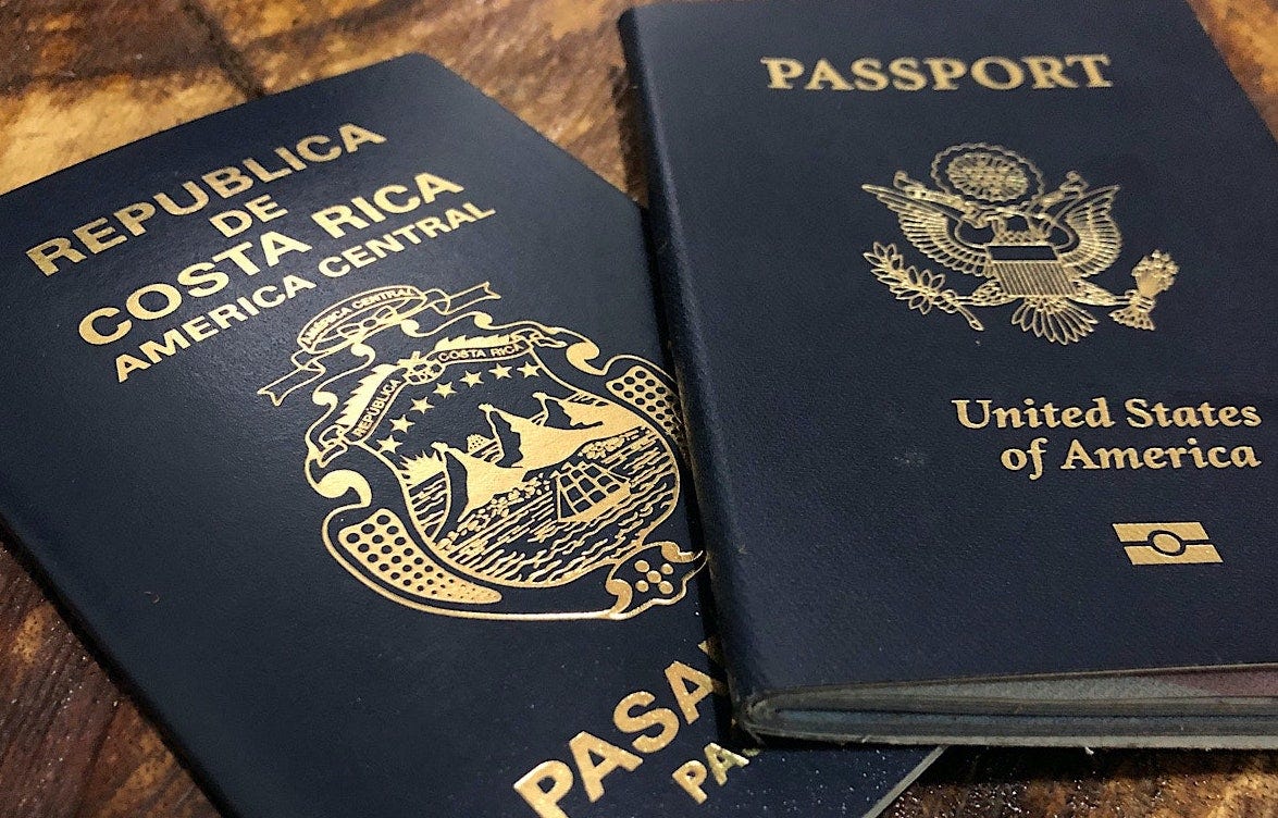 Costa Rica visa runs during Covid19 by Alejandro Zúñiga