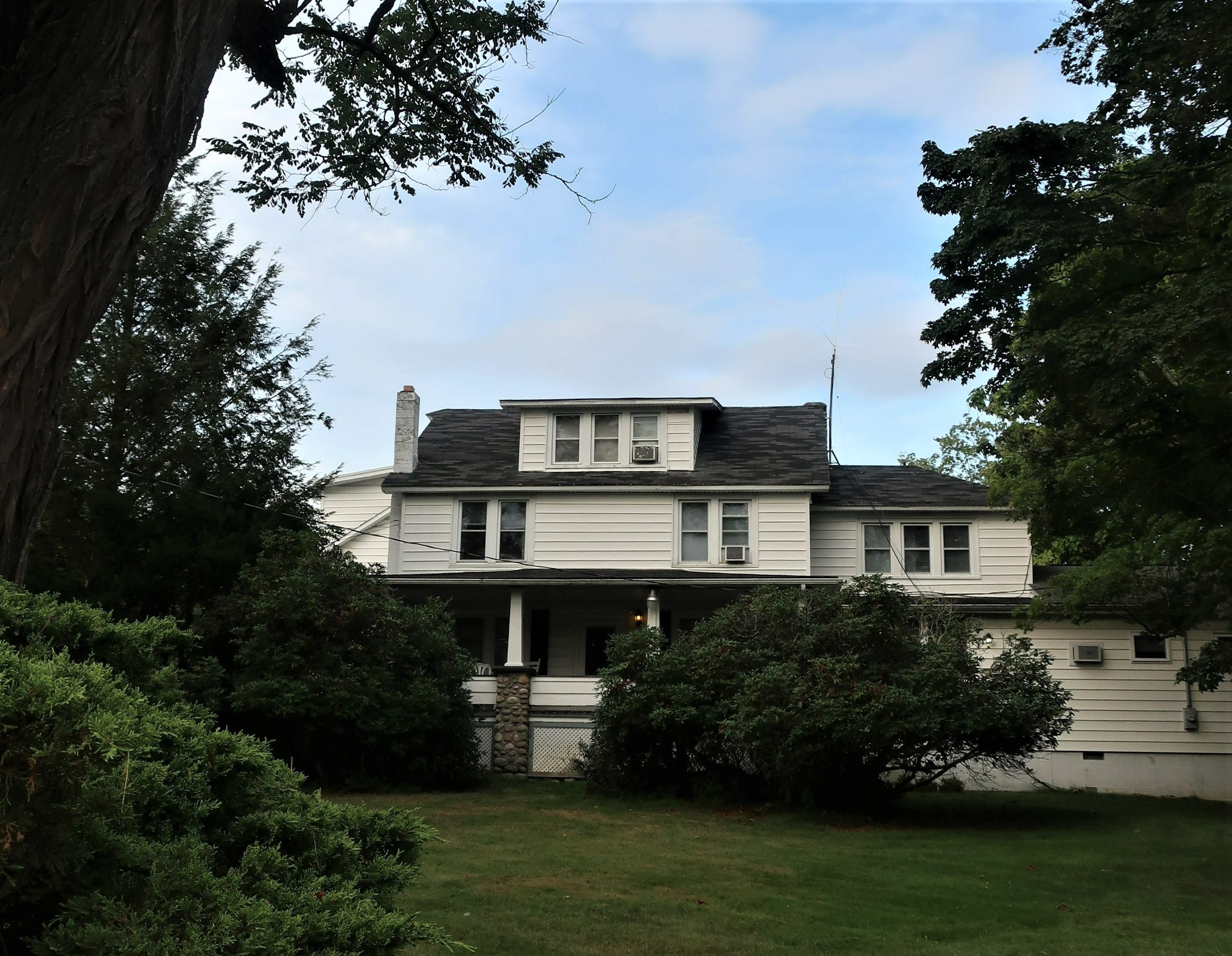 Rooms to Explore Deerfield Inn, Pennsylvania