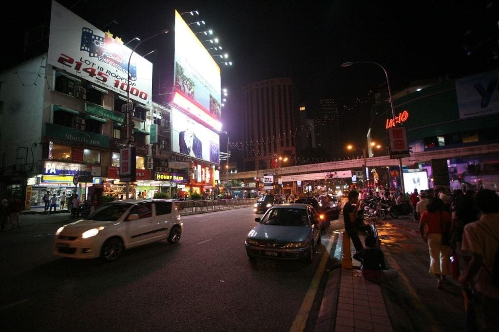 Suatu Malam di Bukit Bintang by Tonggo Simangunsong