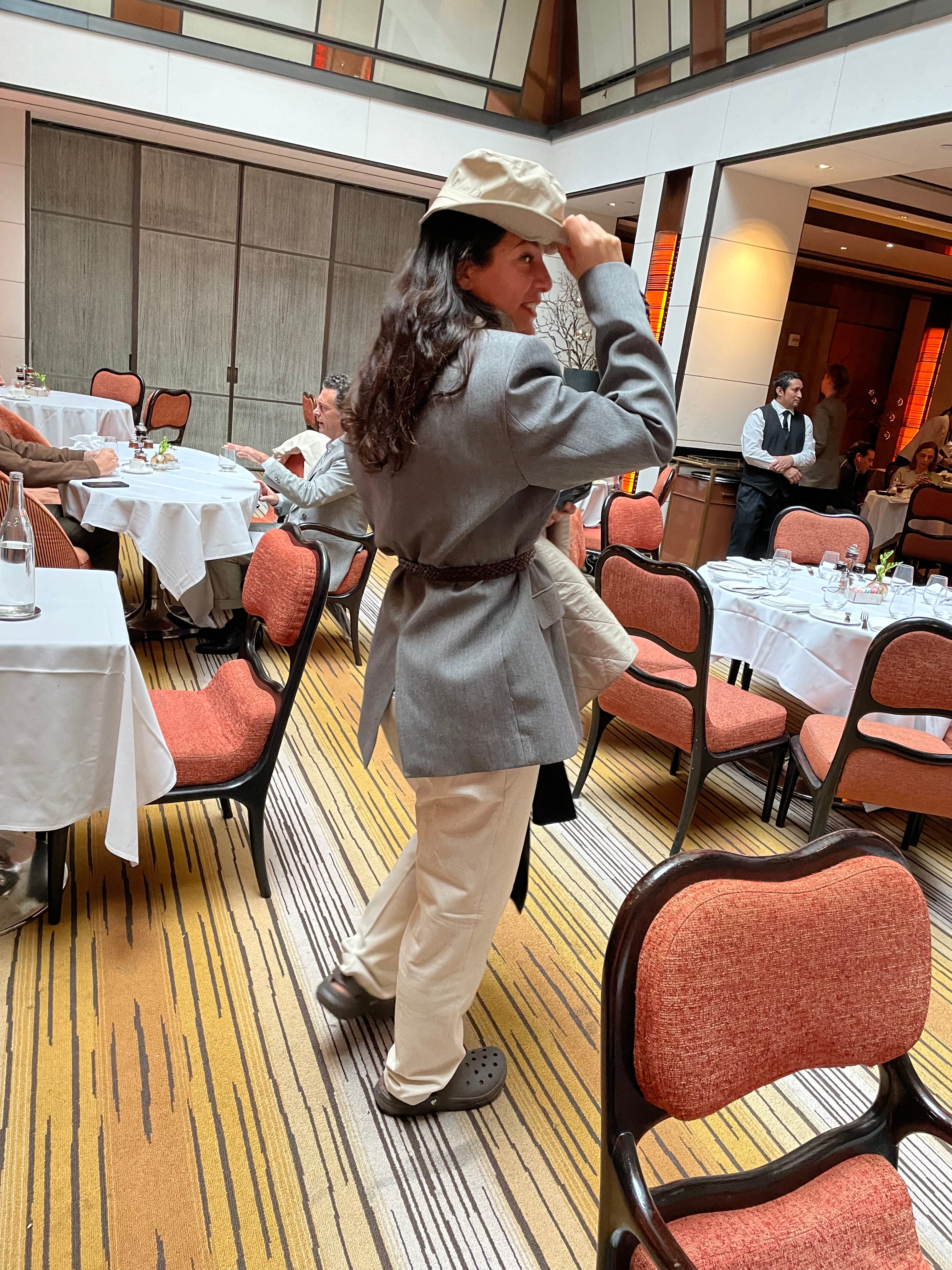 What does a belt do for your outfit?