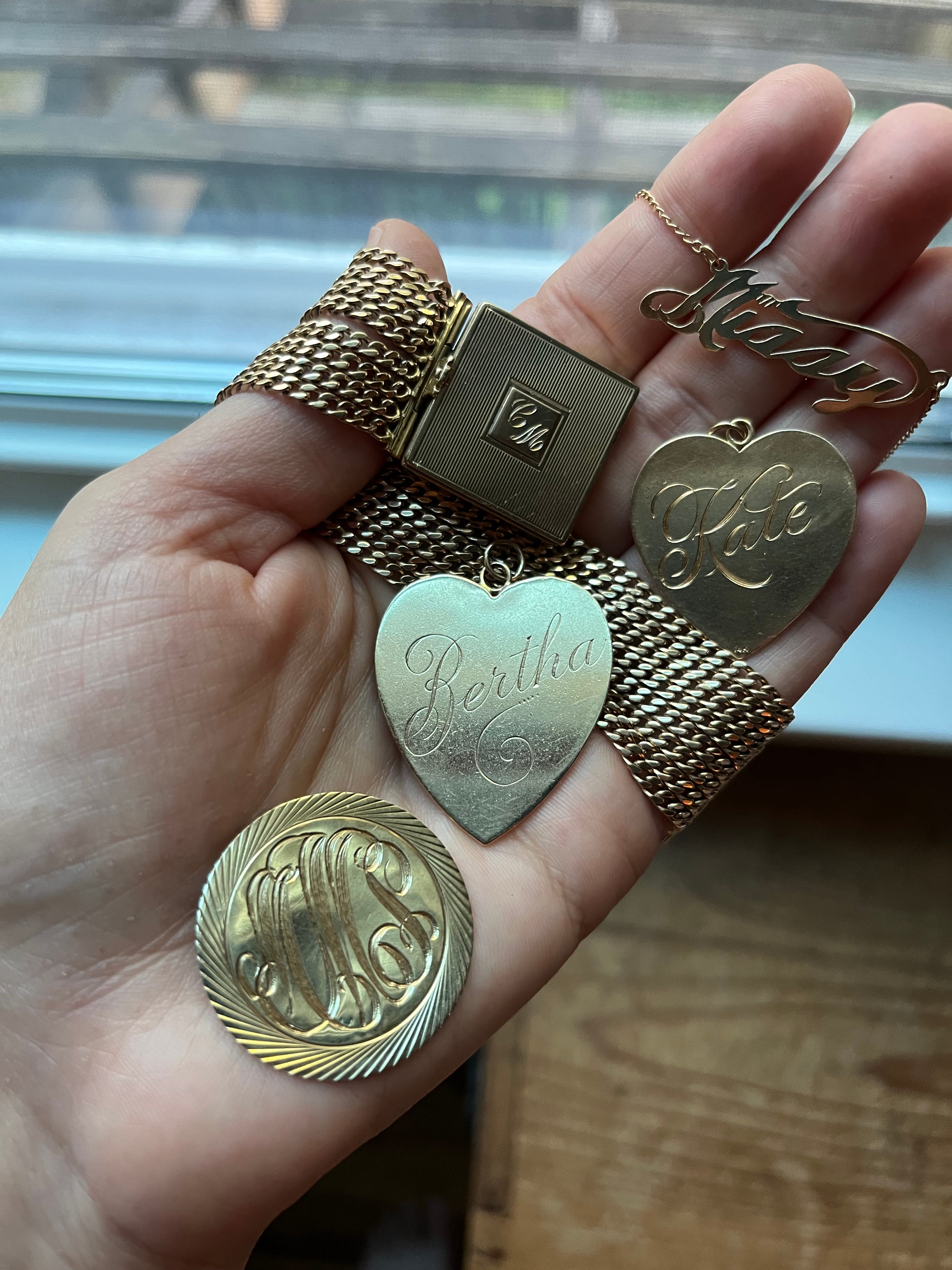 Missy name necklace online
