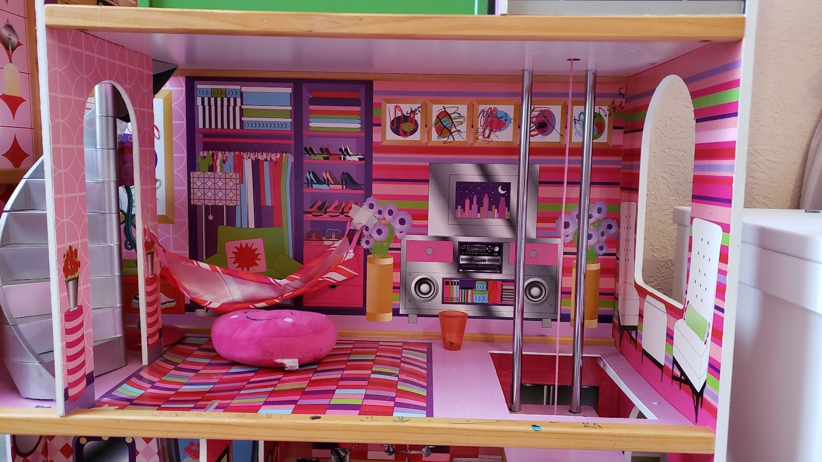 Barbie house with spiral staircase store