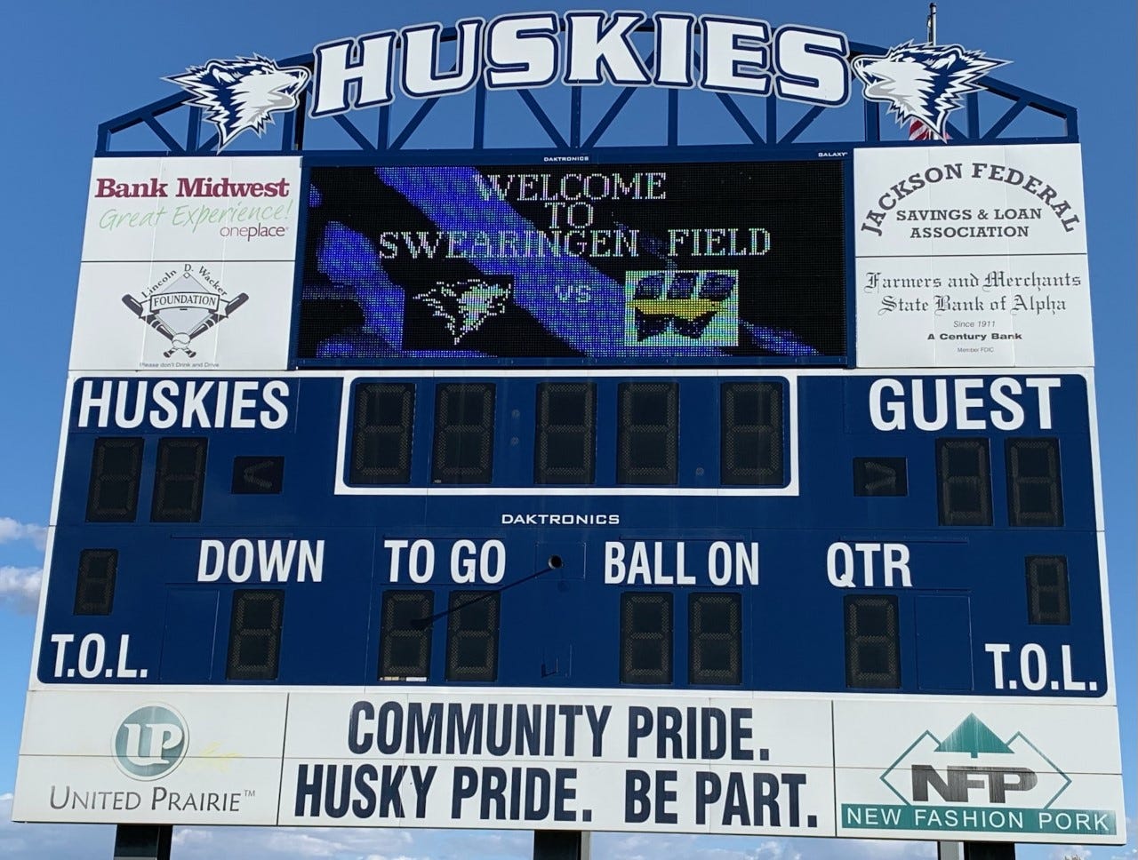 Huskies even record by Lee Larson Sports Rx