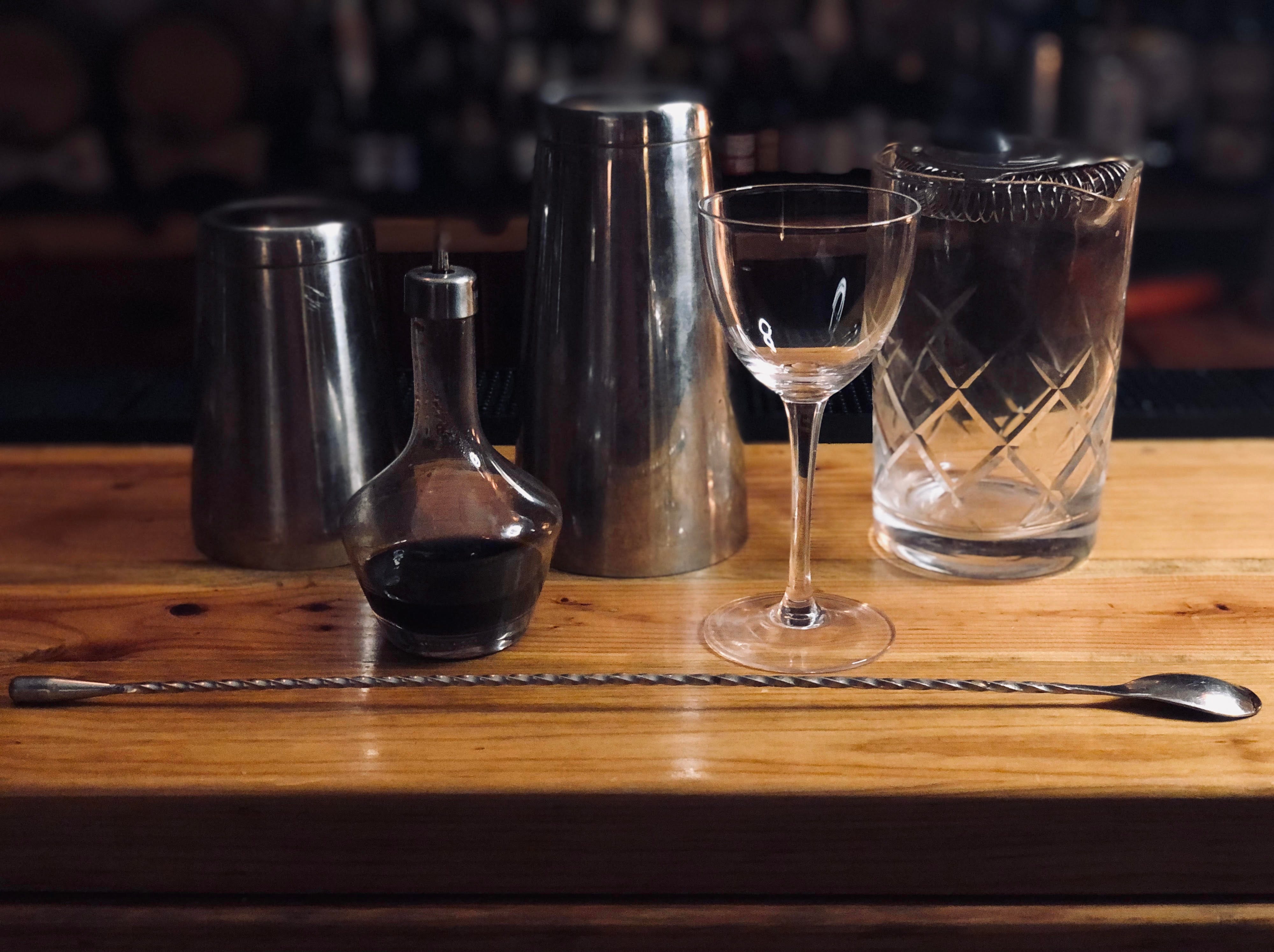 A Holiday Gift Guide for Home Bartenders