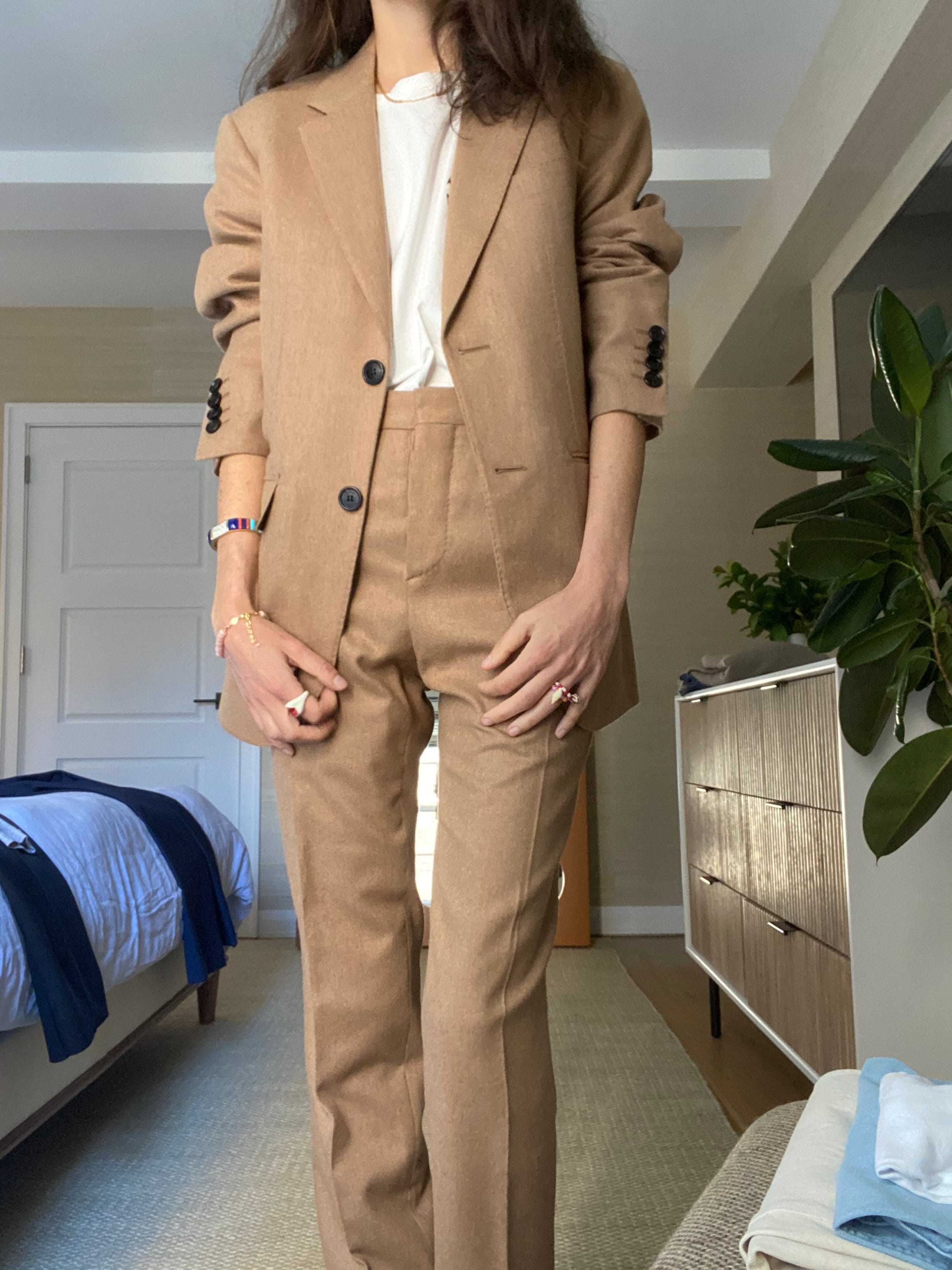 What do I wear if I want to look professional be comfortable and