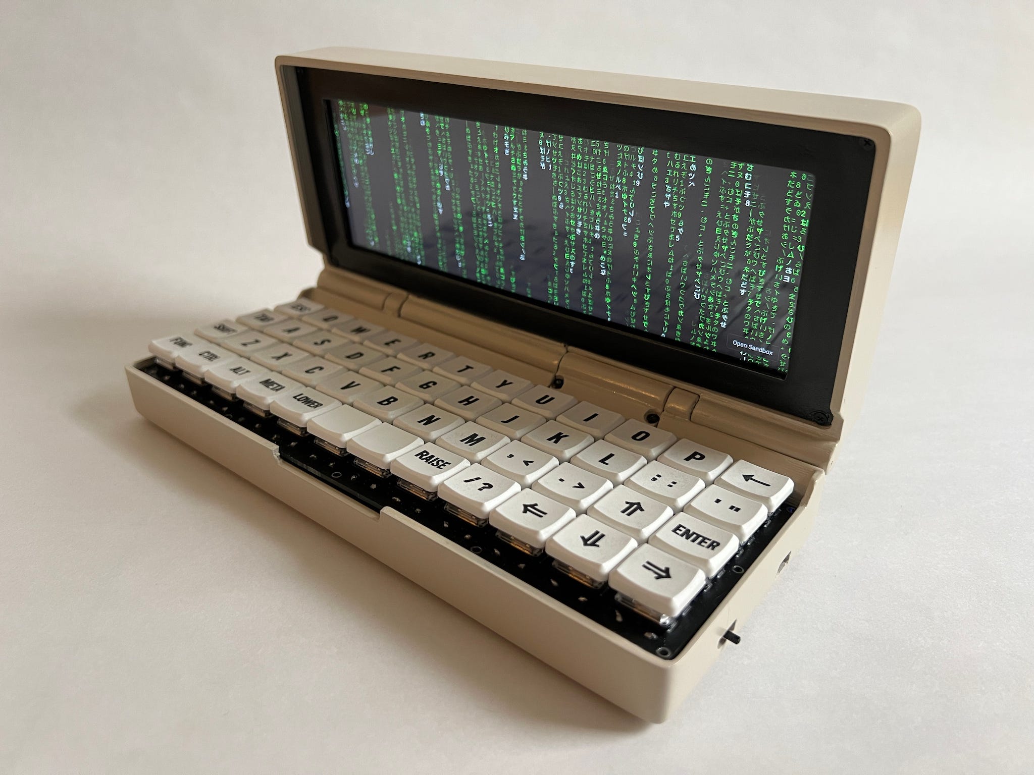 Penkesu Computer A DIY, Linuxpowered palmtop with a mechanical keyboard