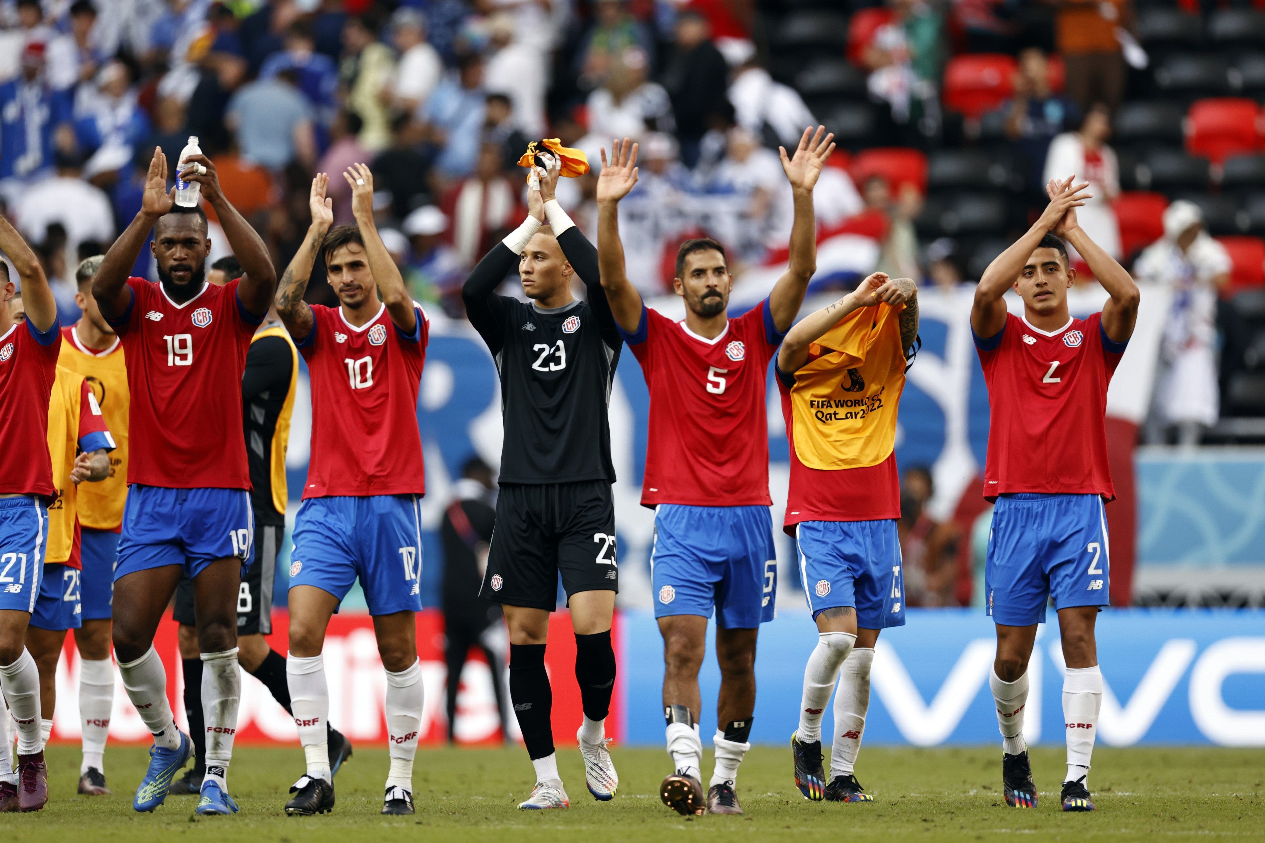 Costa Rica tumba a Japón y vuelve de la nada