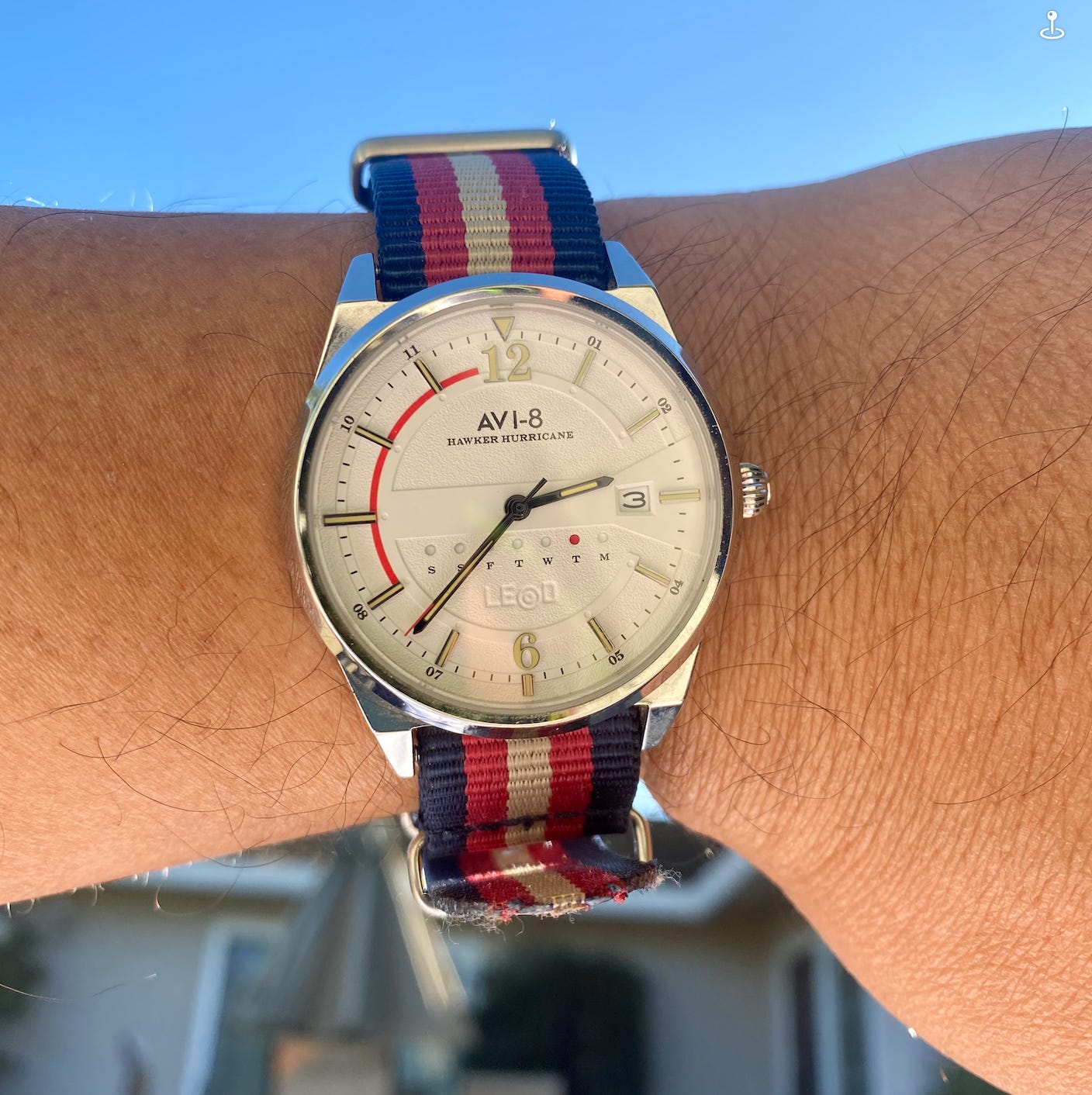 Quartz watch without second hand deals