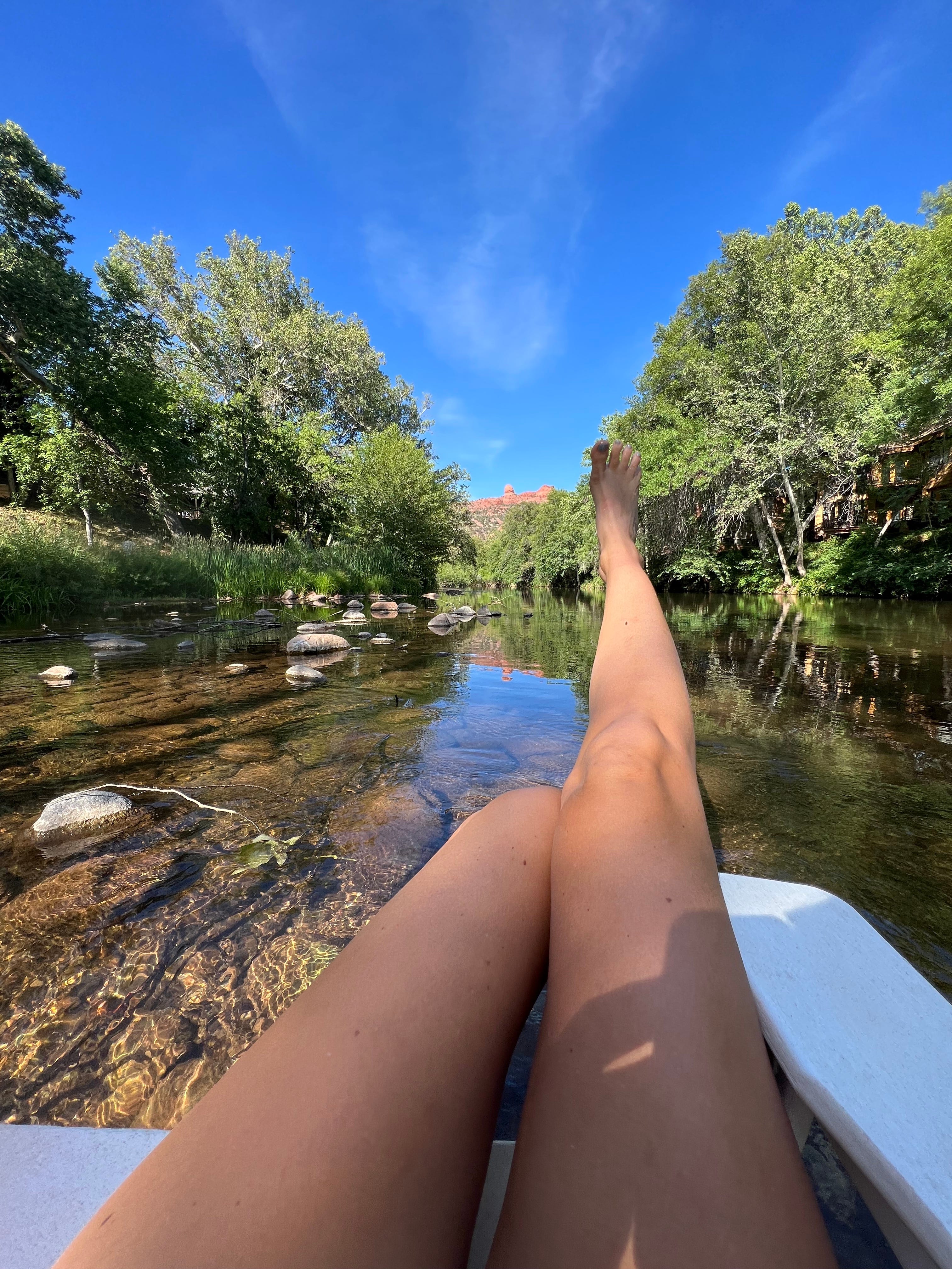 On the road with Mona Wales - Mommy Issues with Mona Wales