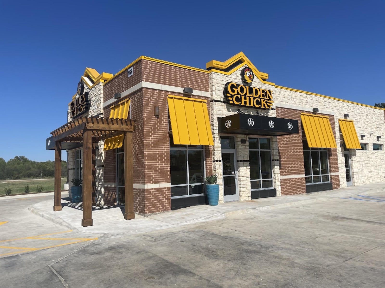 Golden Chick Begins Expansion Boom With New Grand Prairie Restaurant