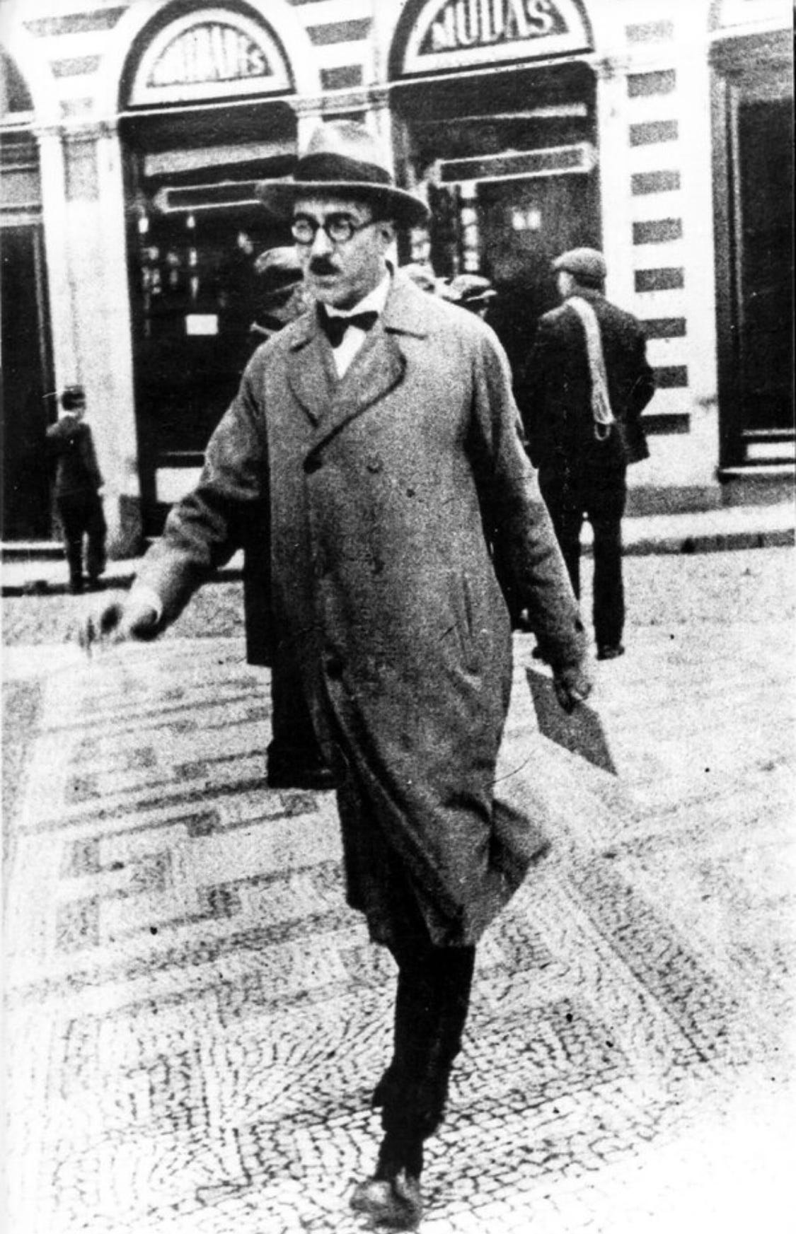 Fernando Pessoa Office Worker, Occultist, Galaxy of Writers