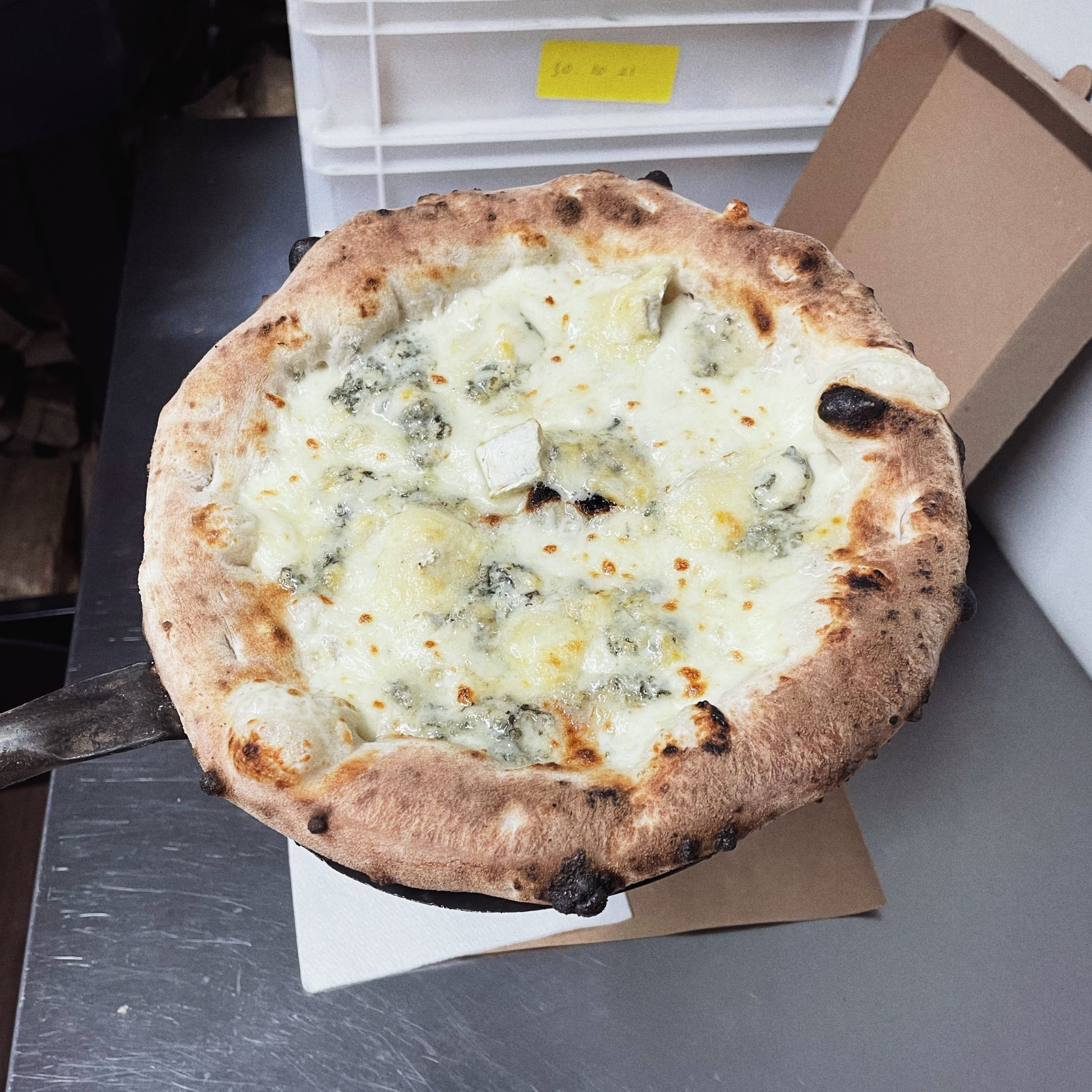 Cel mai bun pizza truck din Iași by Alex Enășescu