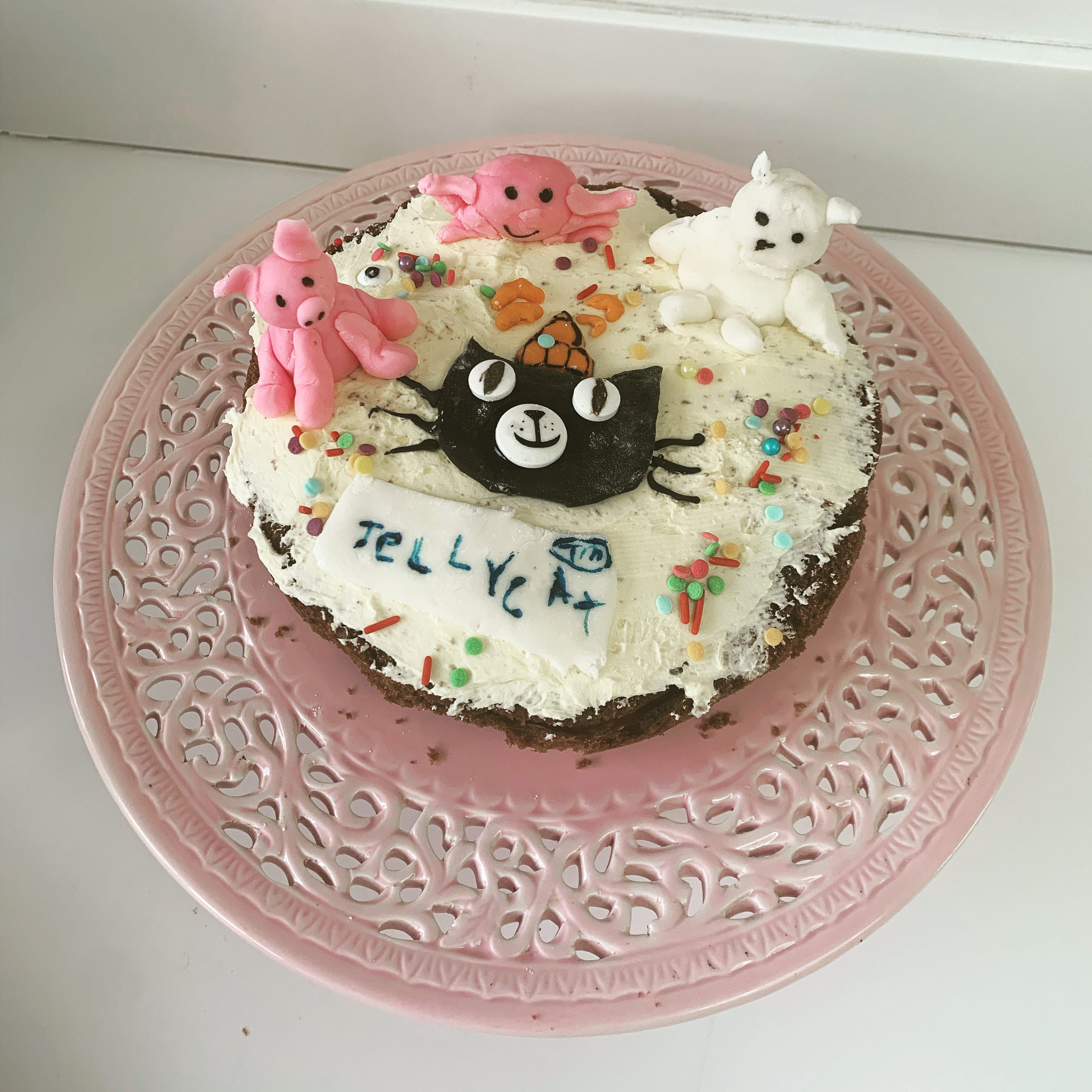 jellycat-cake-baking-the-world-with-dolly