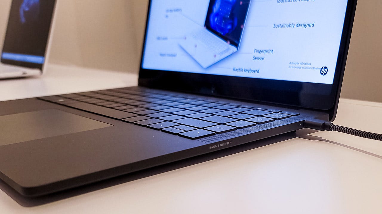 HP Dragonfly Pro handson review by Jackie Thomas