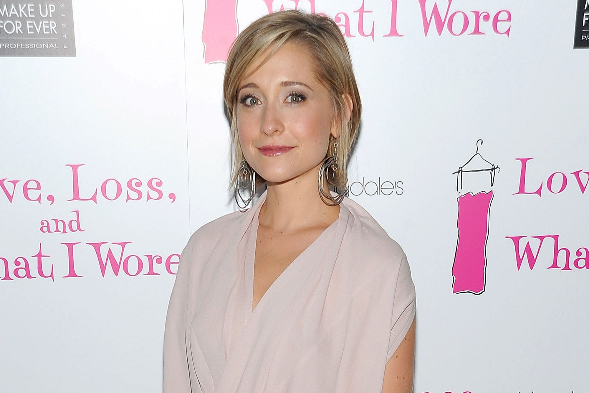 ‘smallville Star Allison Mack Is Charged With Racketeering For Sex Traffic Cult