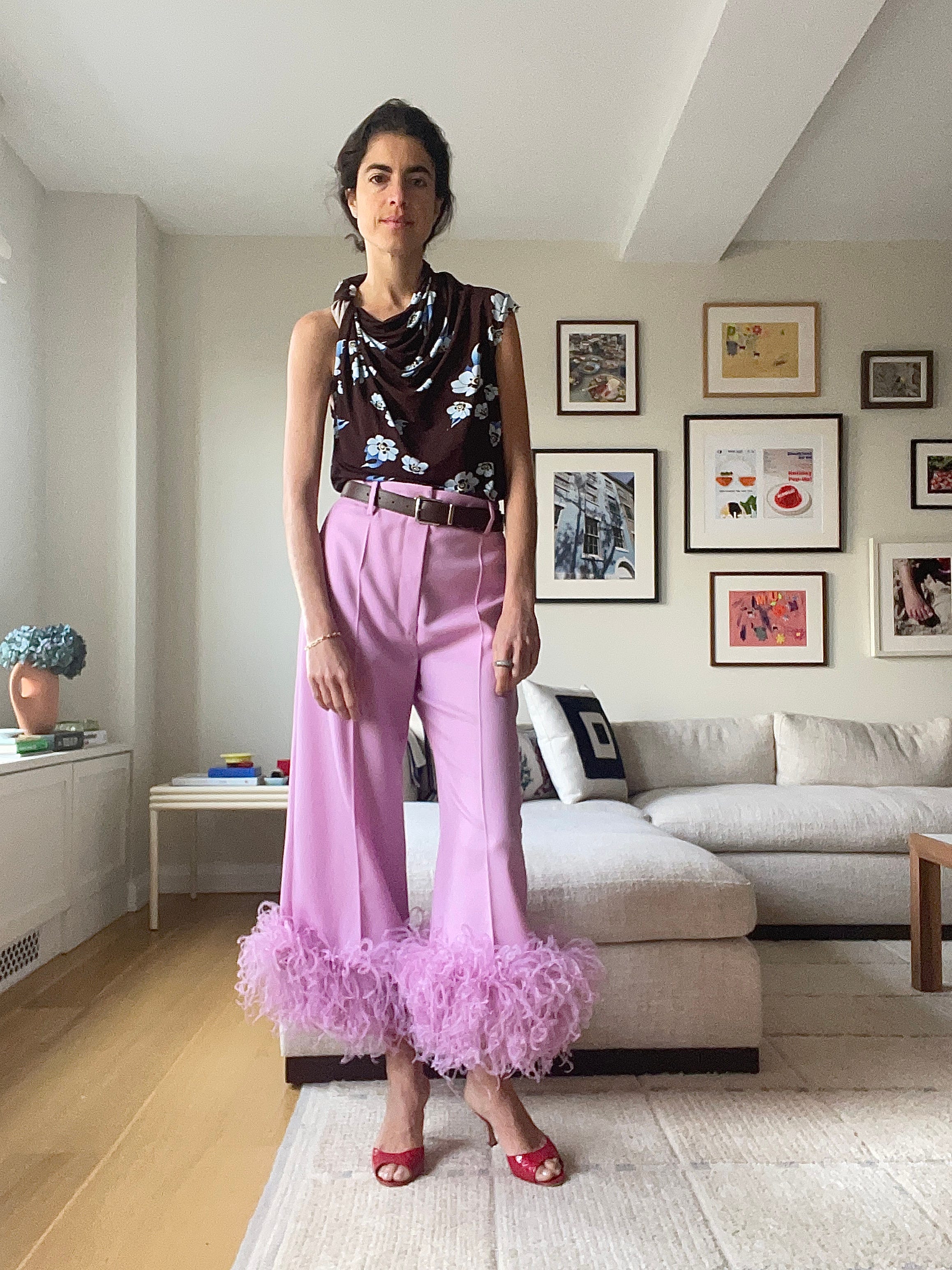 What does a belt do for your outfit?