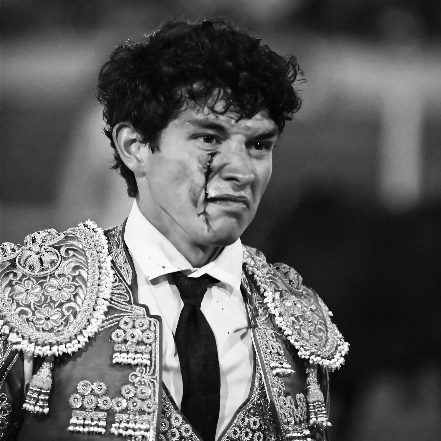 Isaac Fonseca desafía y atropella los límites de la razón