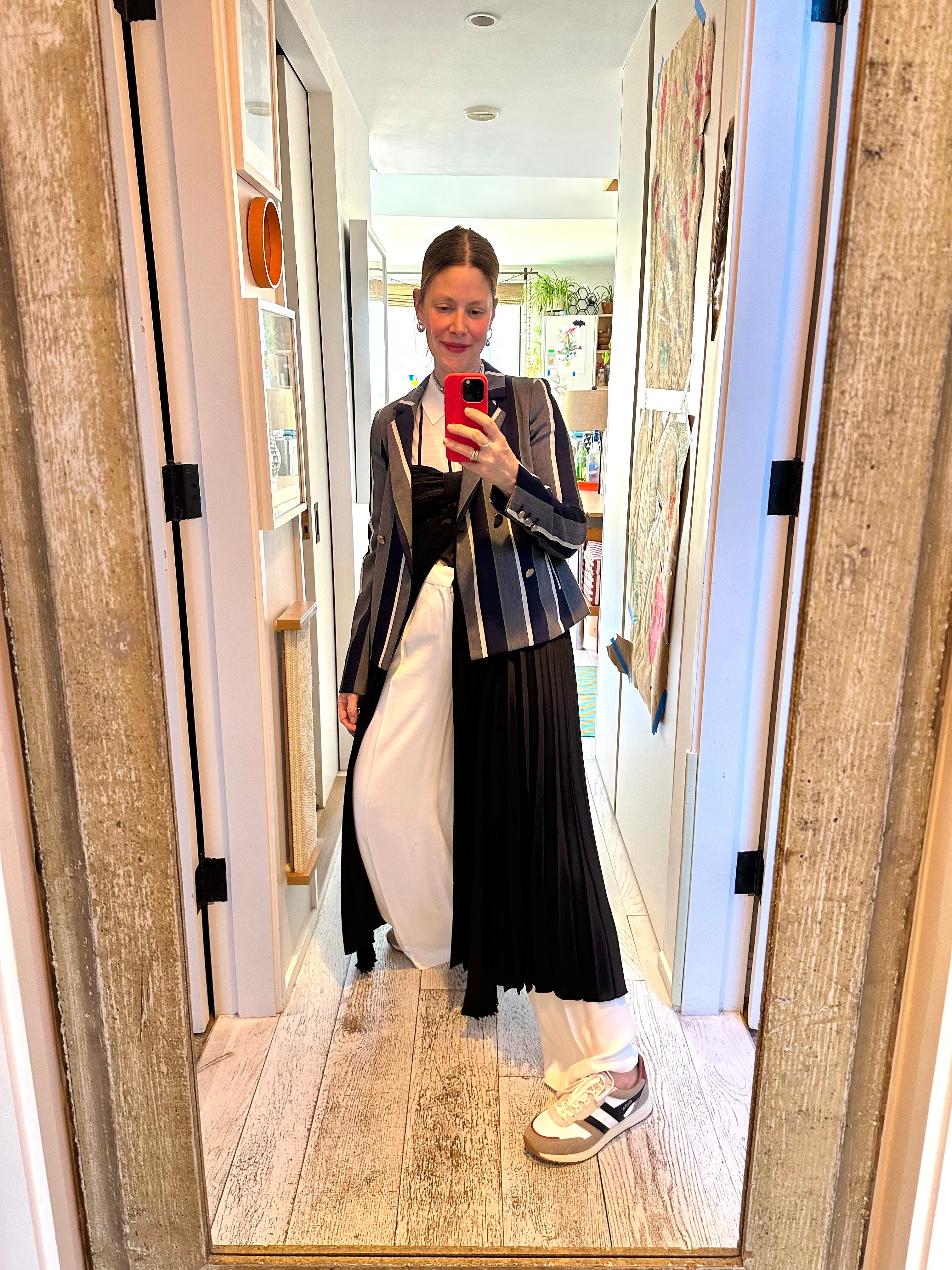 Blazer and sneakers outfit discount
