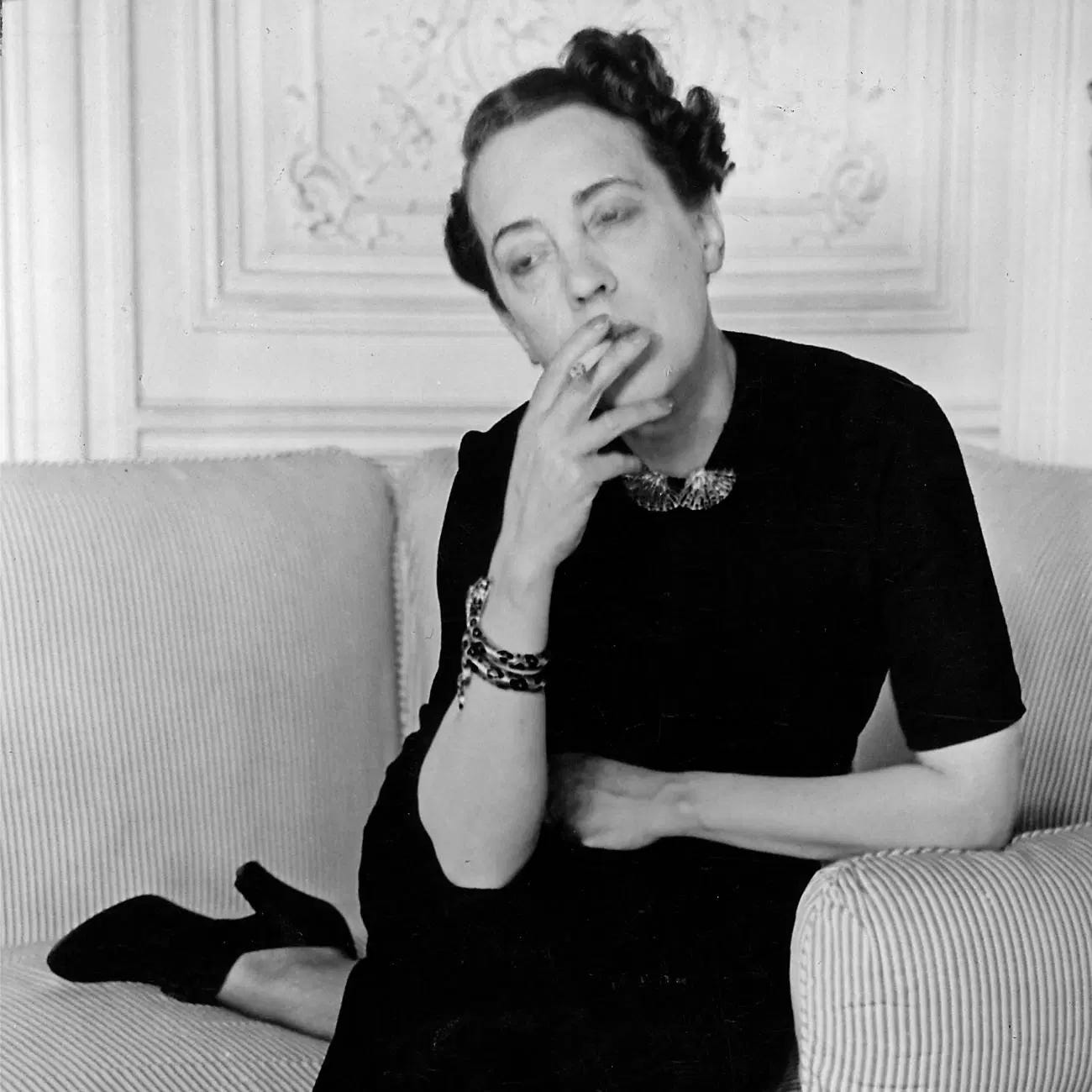 Elsa Schiaparelli s Corporeal Fashion by Sabina Stent