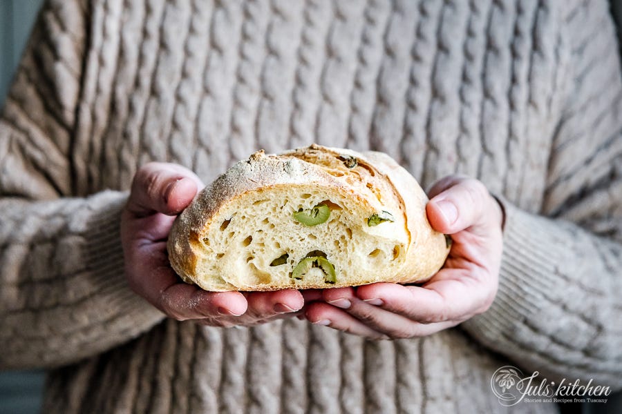Green olive and fennel pollen semolina bread