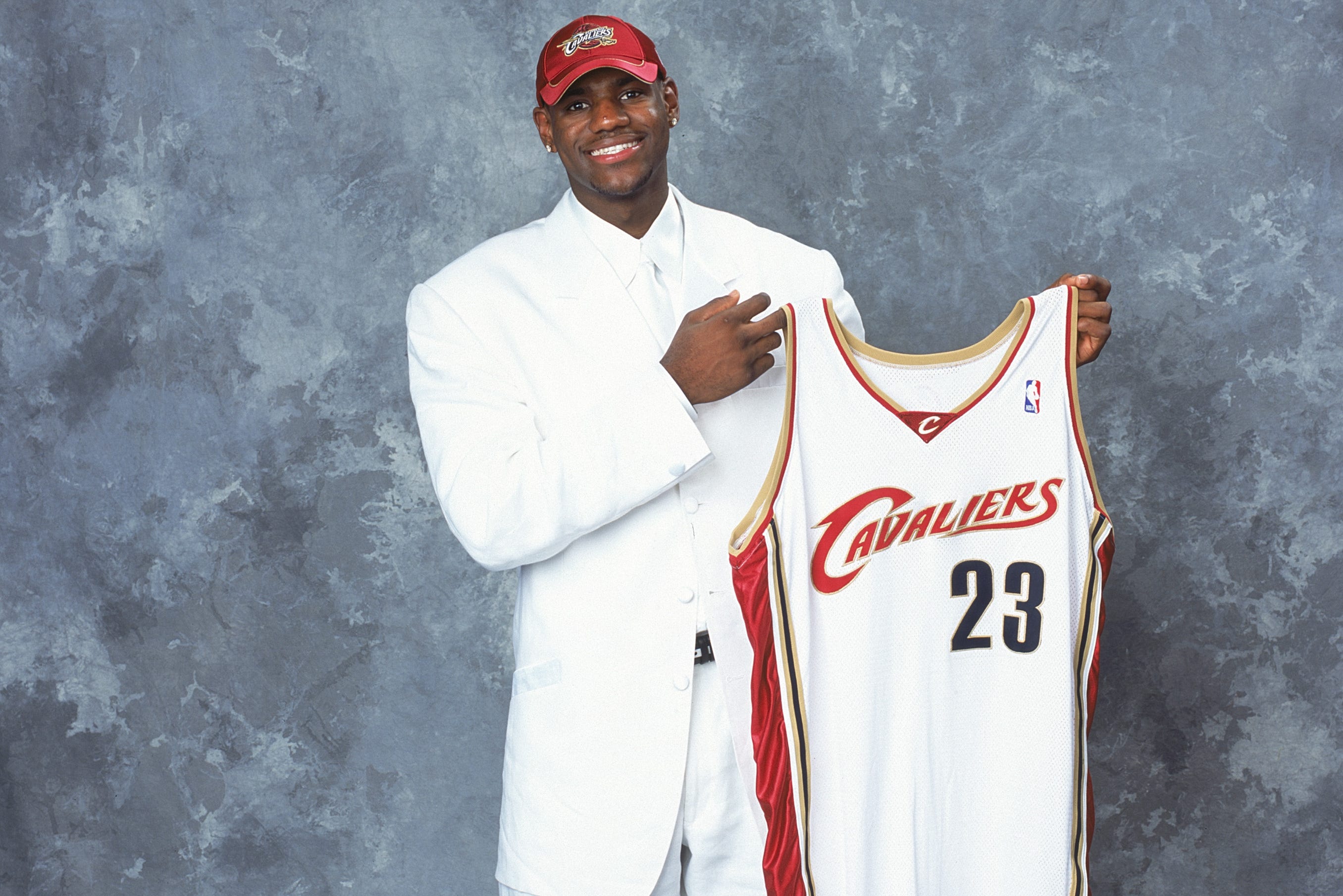 Lebron james clearance first nike contract
