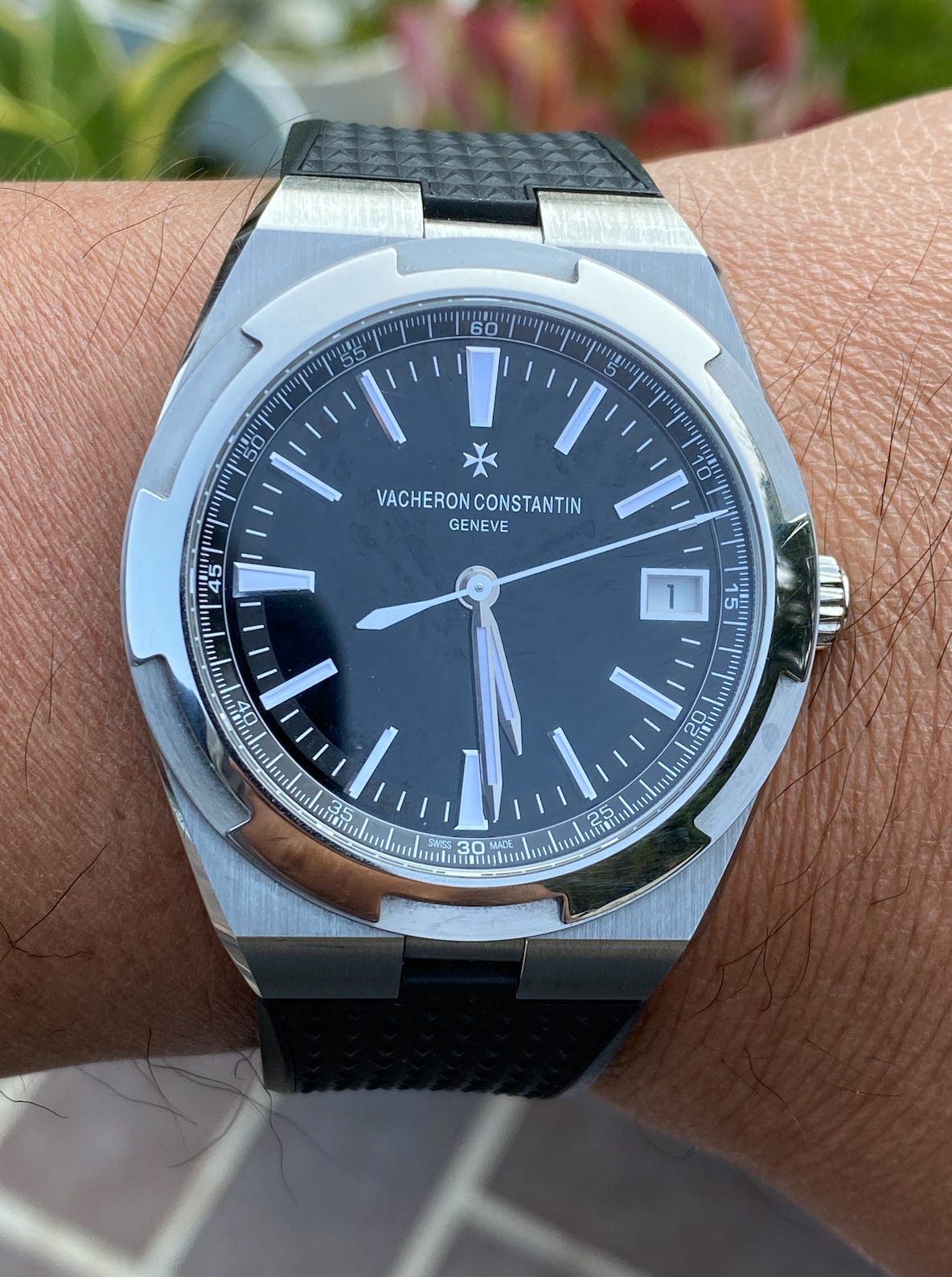 Review Vacheron Constantin Overseas 4500V 110A B483
