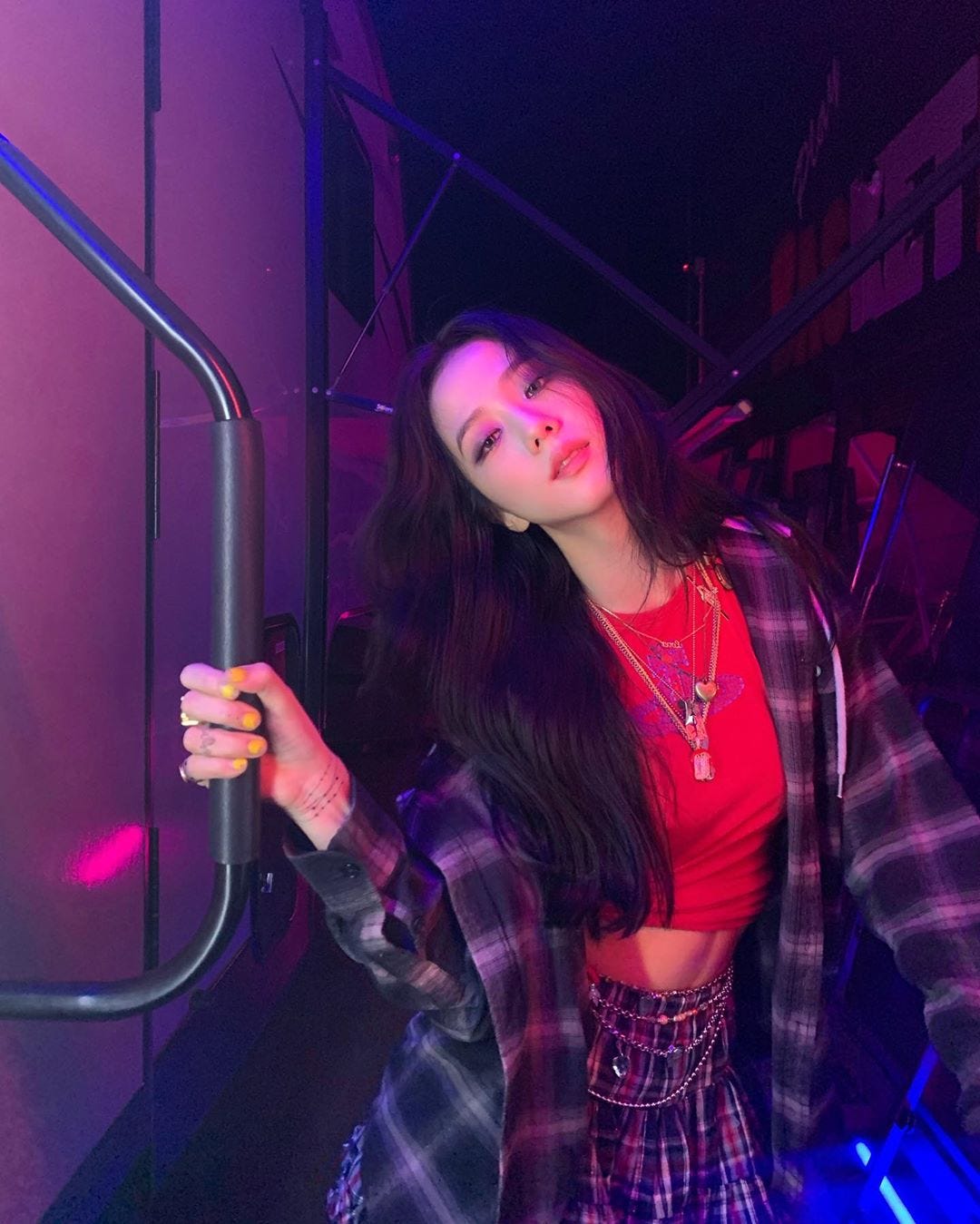 The Outfit Jisoo Wears in Lovesick Girls by remixbaby