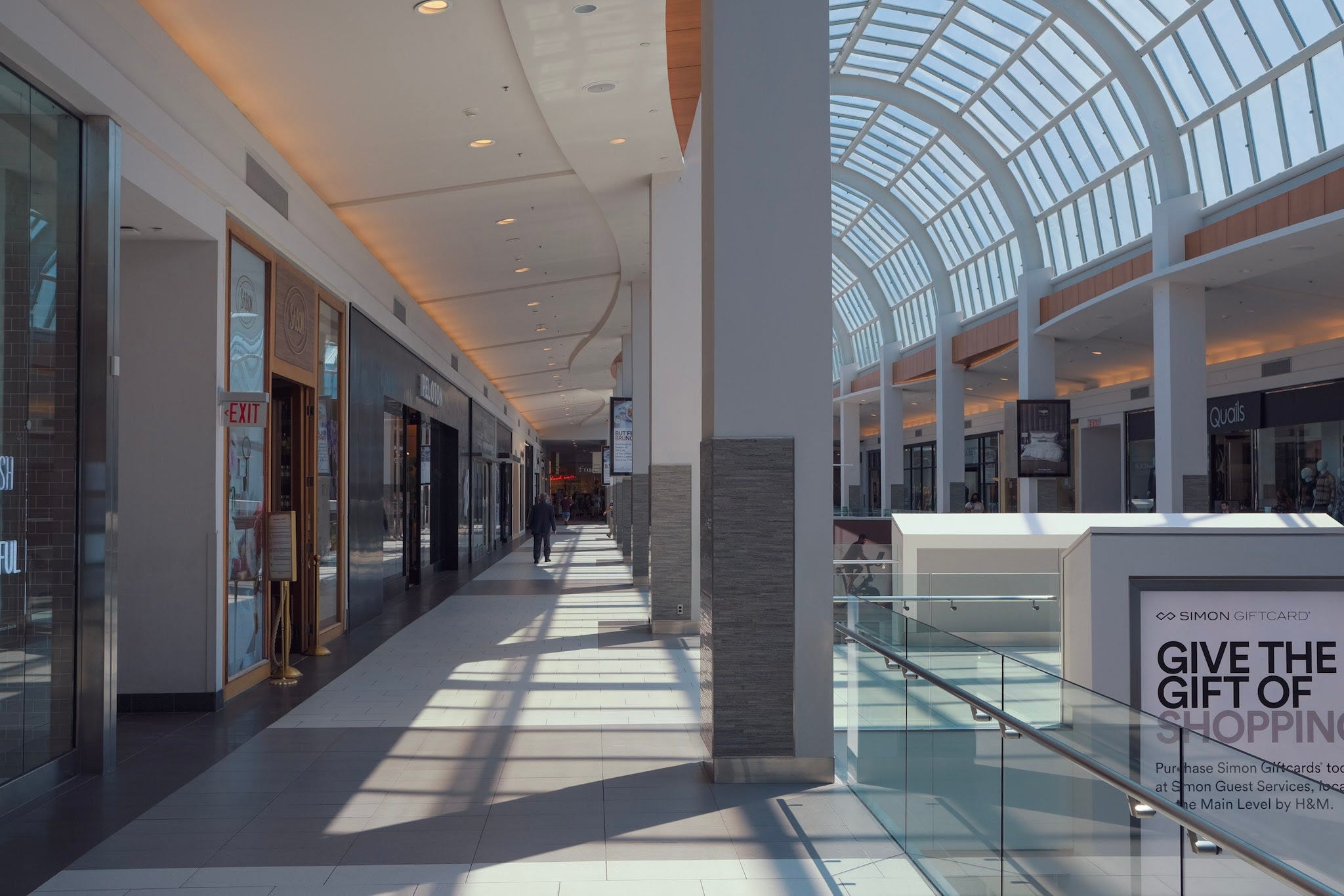 Guess roosevelt field hotsell