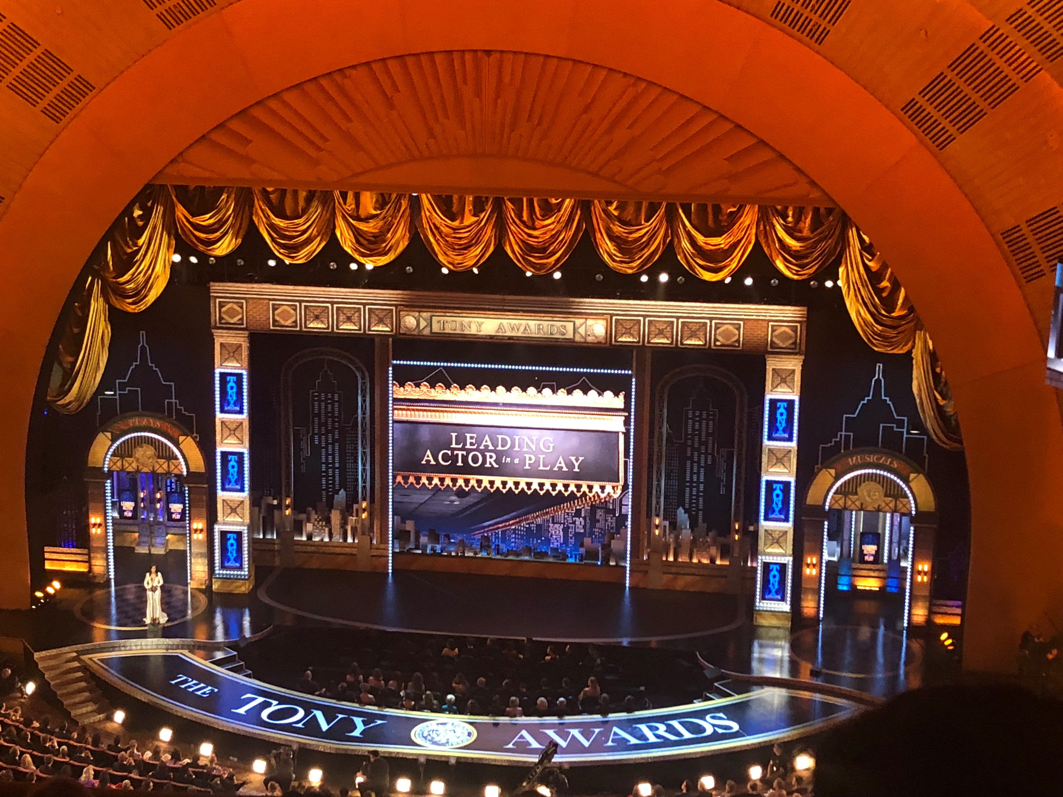 Philadelphia Ends Mask Mandate (Again), Los Angeles to Require Masks at