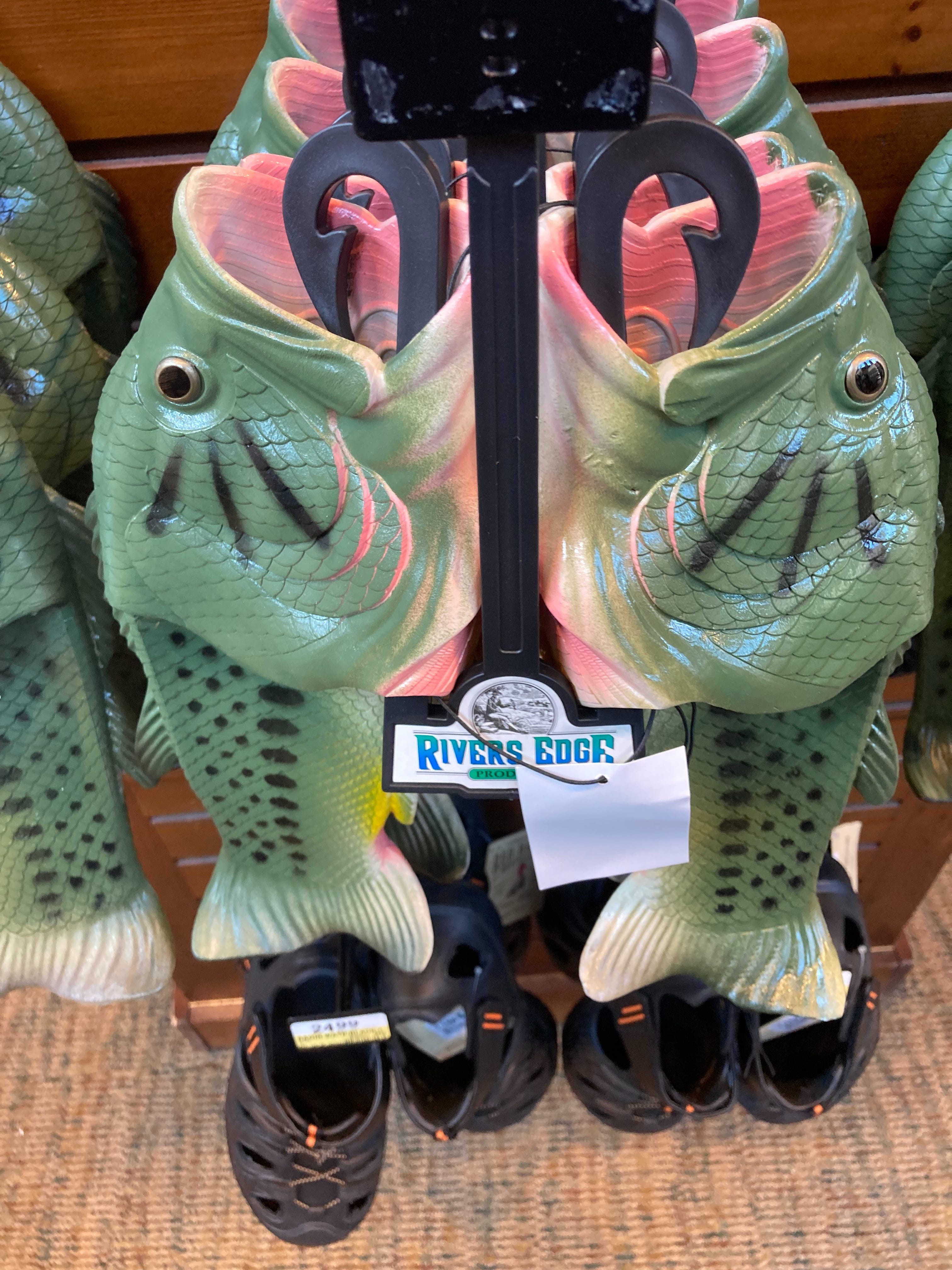 Bass pro hotsell shop flip flops