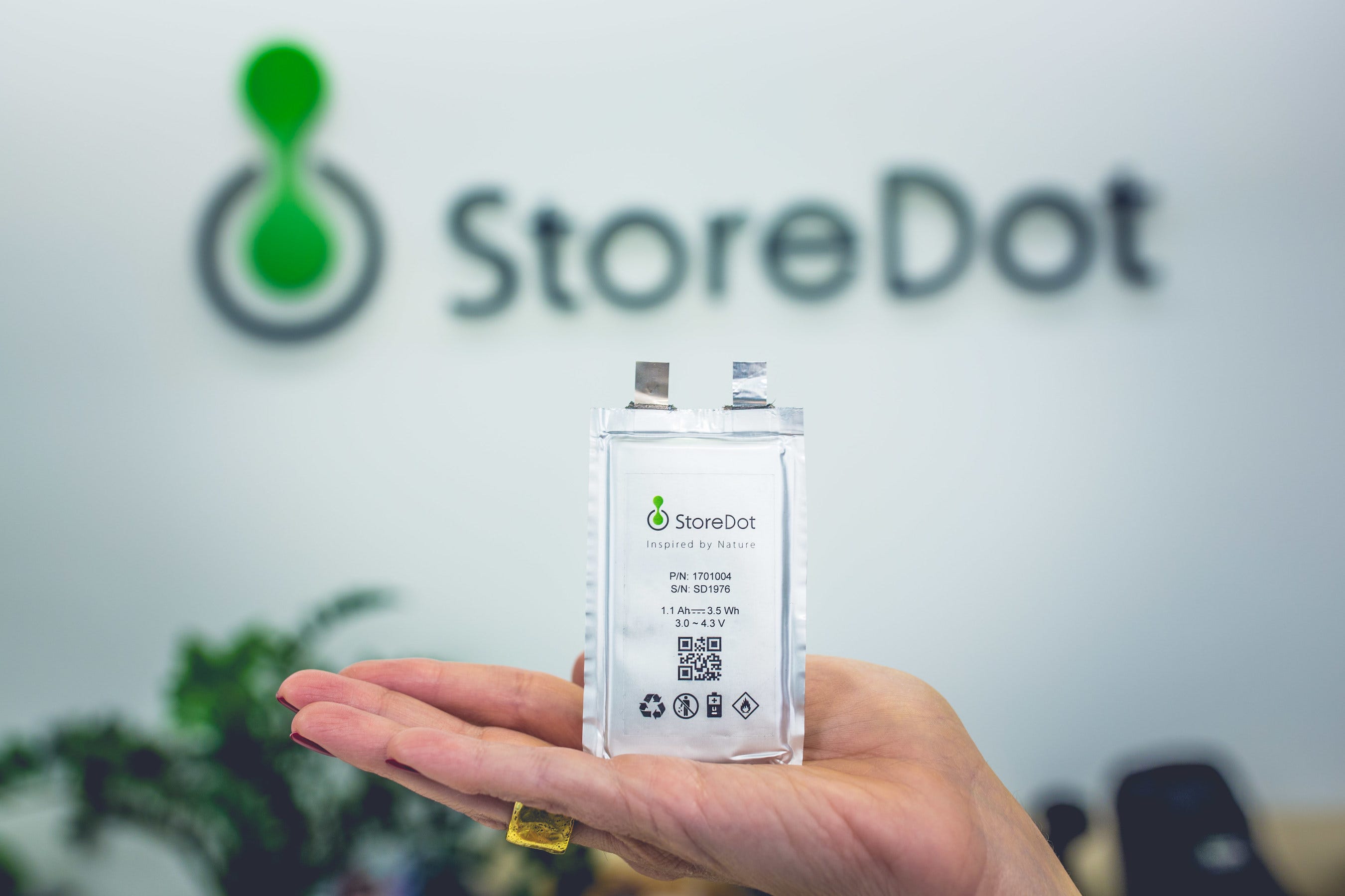 Storedot battery price deals