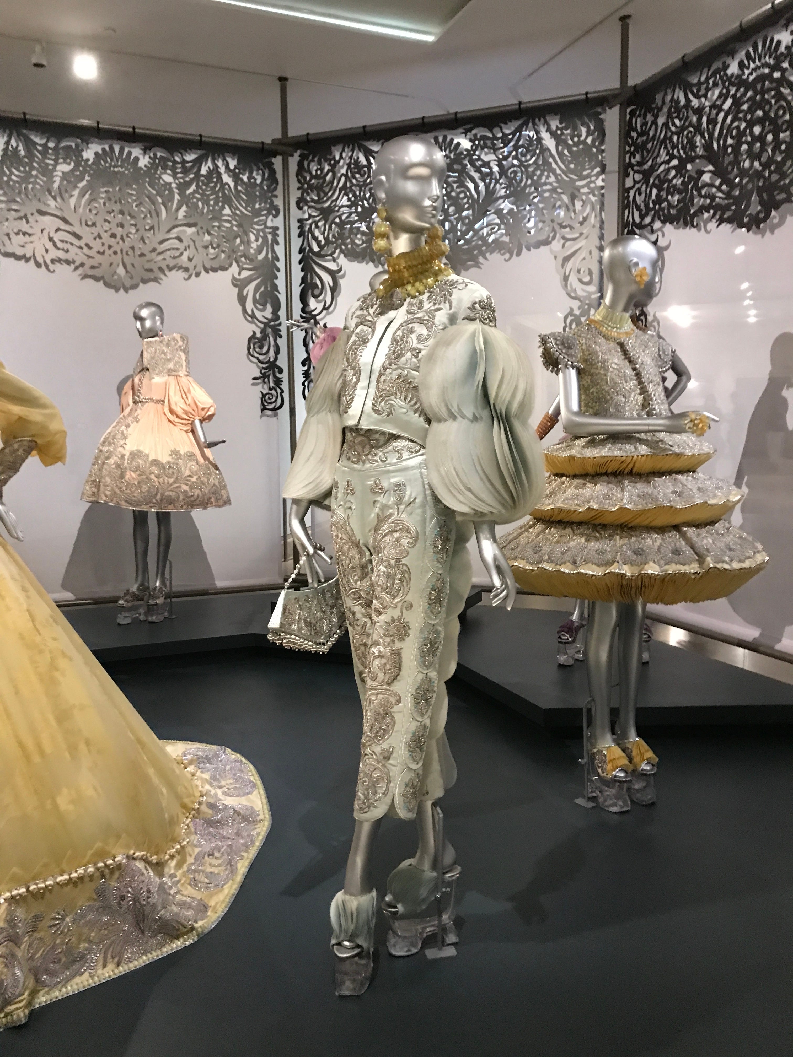 Guo pei rihanna dress top