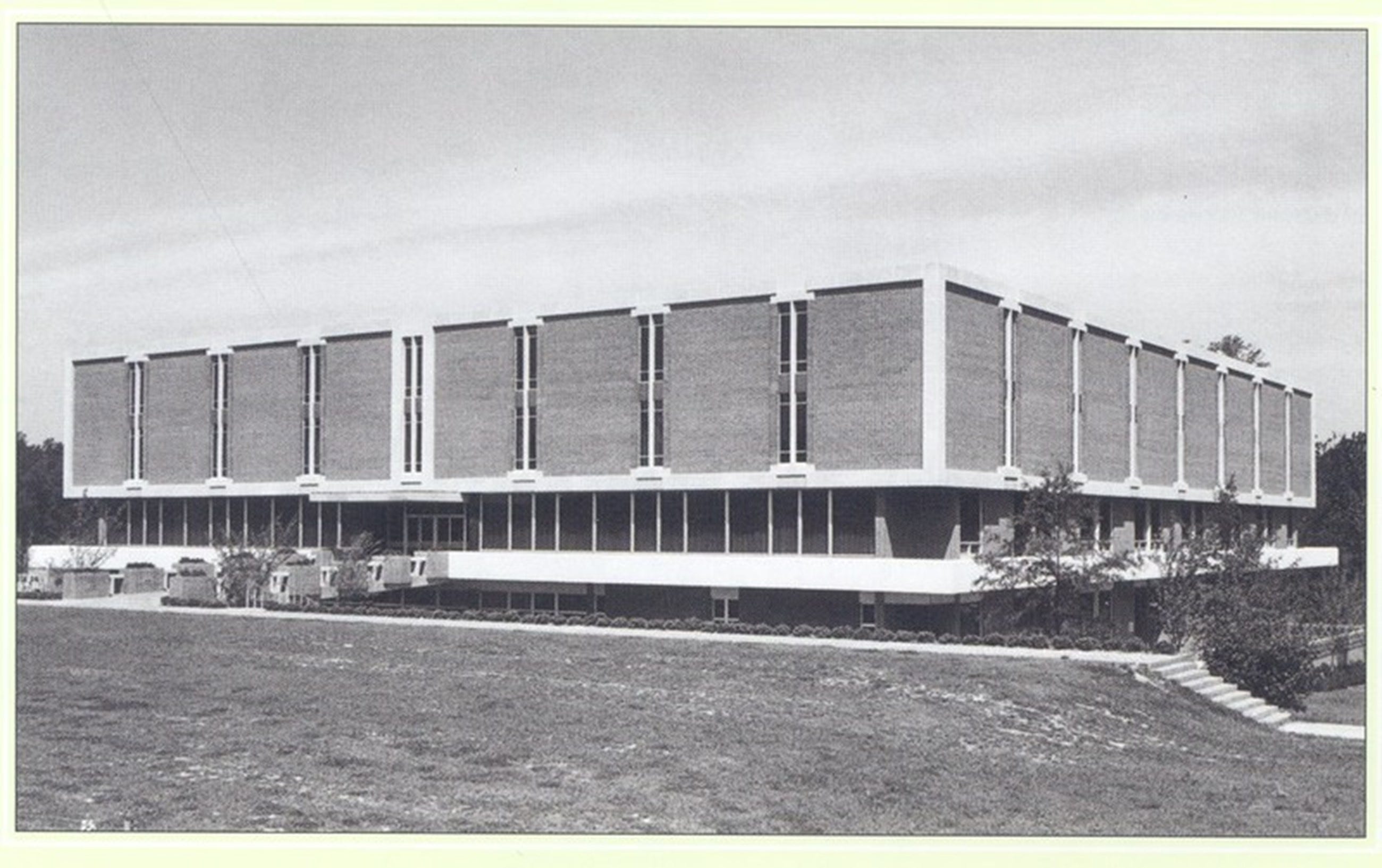 My William and Mary tour Stop 7, Swem Library