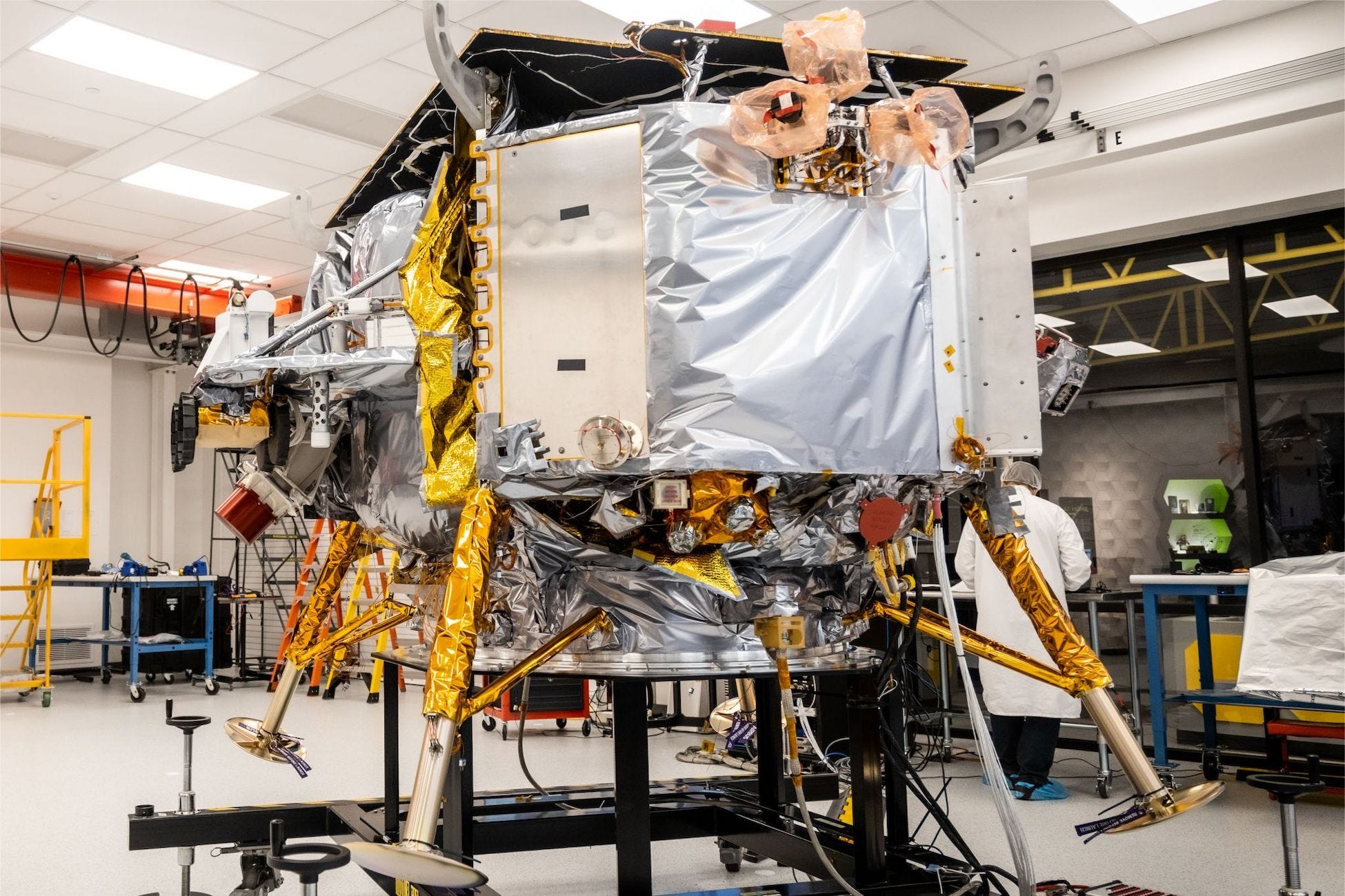 Moon Monday #146: Lunar lander updates from NASA & LEAG, a rover from Lunar Outpost, geology training for astronauts, and more