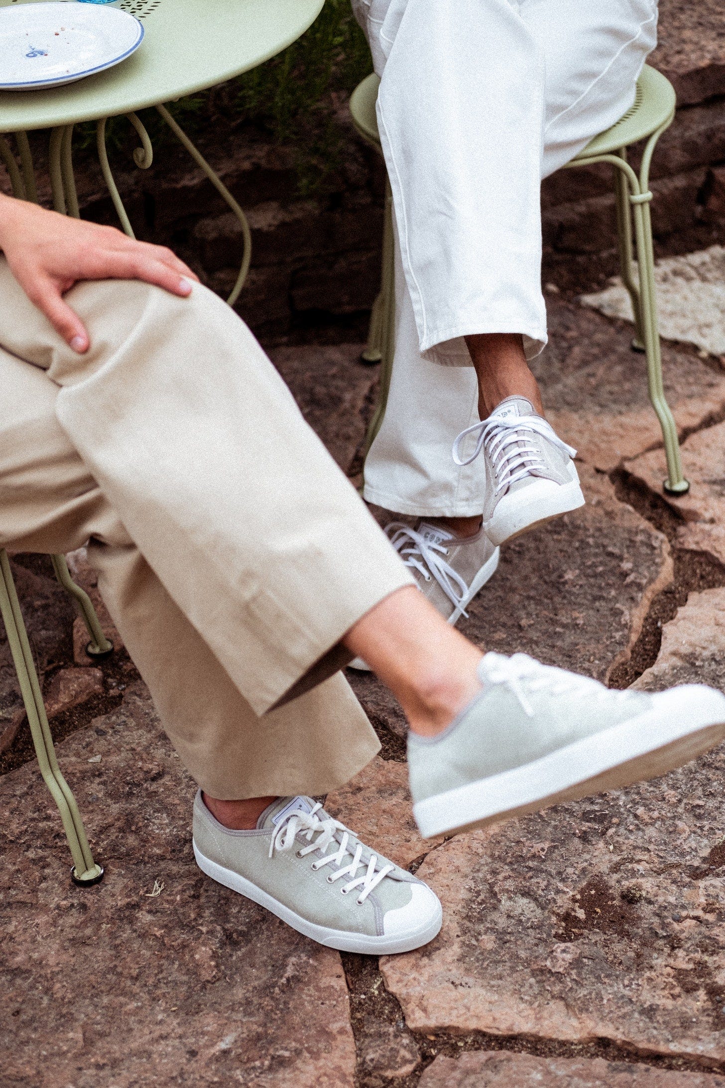 Common people sneakers store