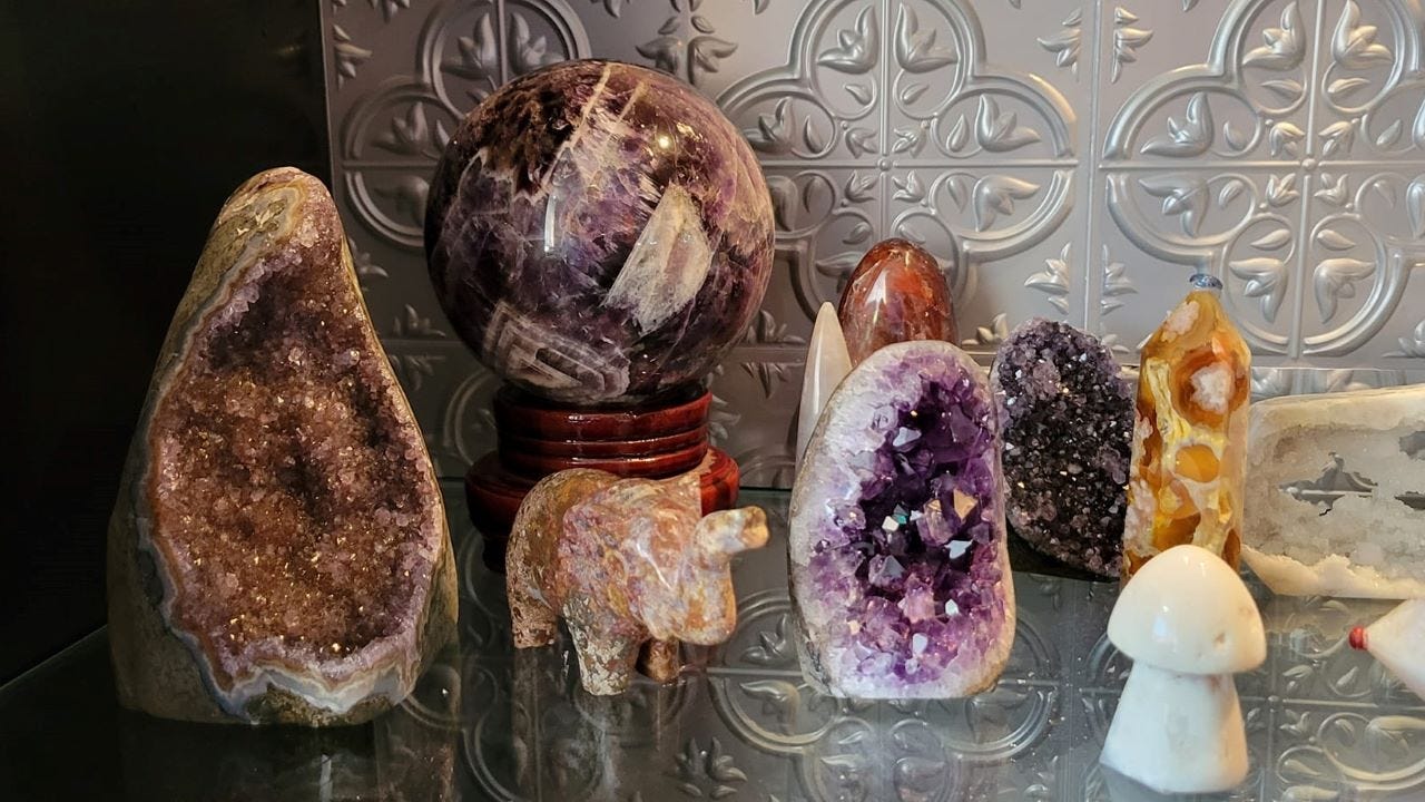 New Kaukauna art and gem shop shoppers both inperson and online