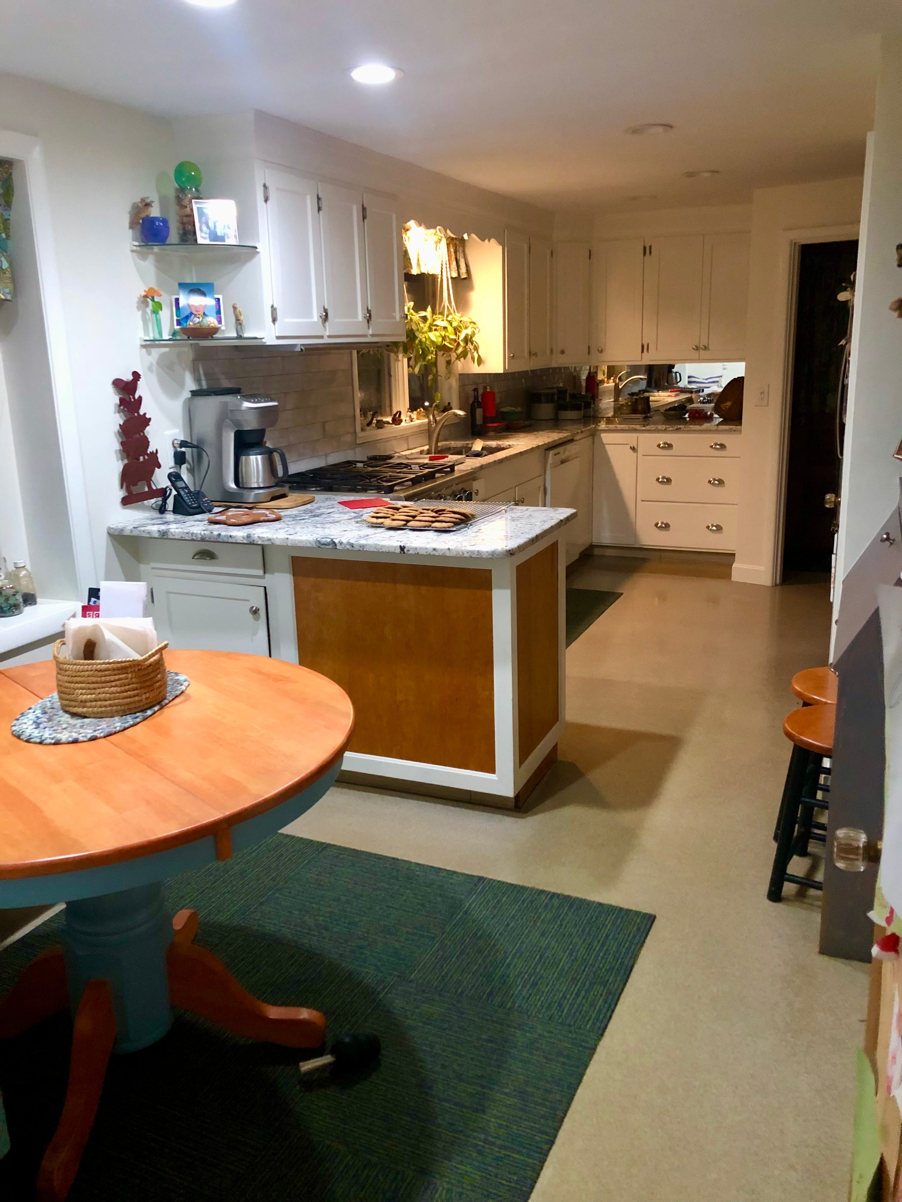 Cooking Clutter #5: Laure - by Claudia & Joe