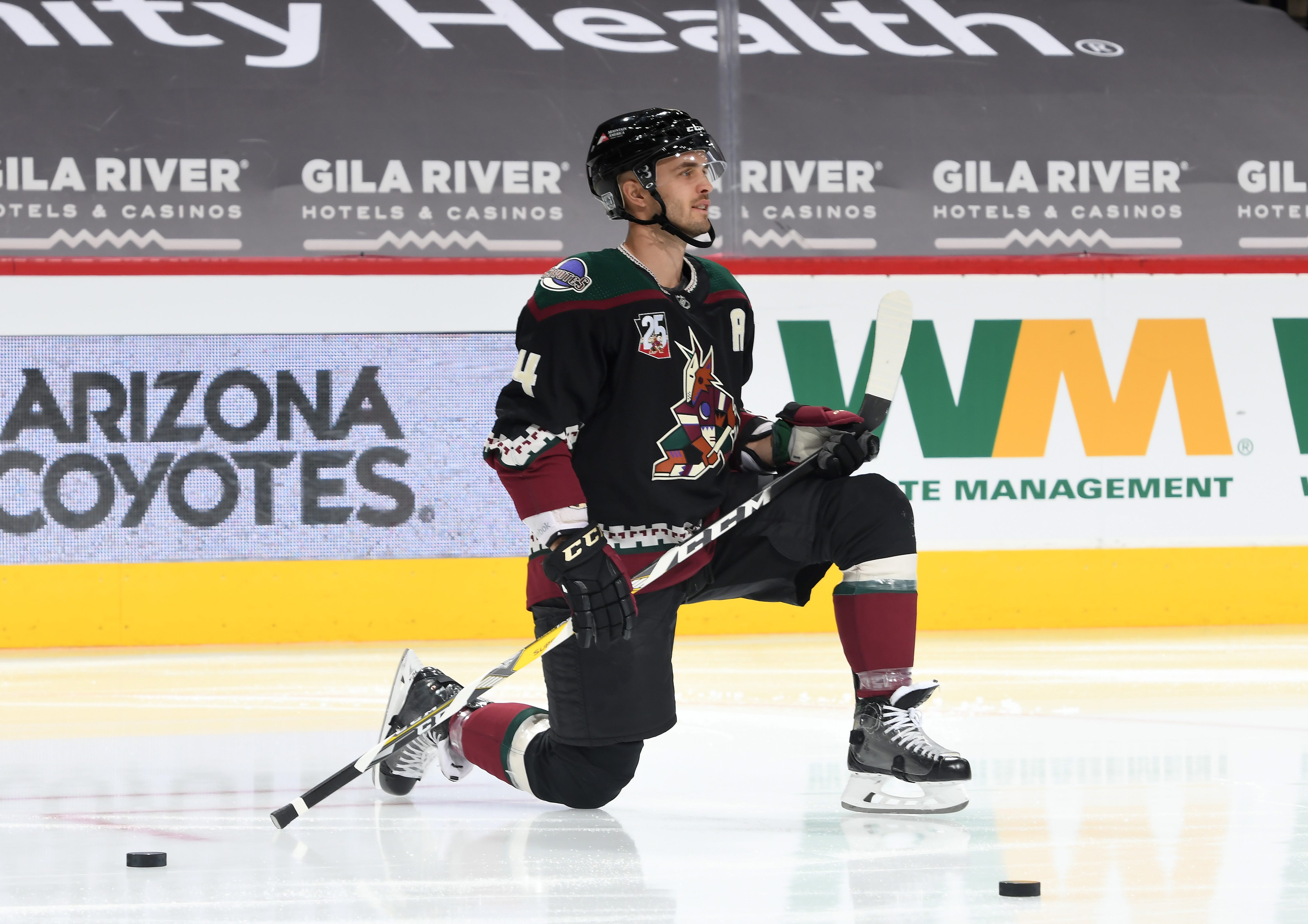 Neutral Zone F ting Niklas Hjalmarsson upon his retirement plus