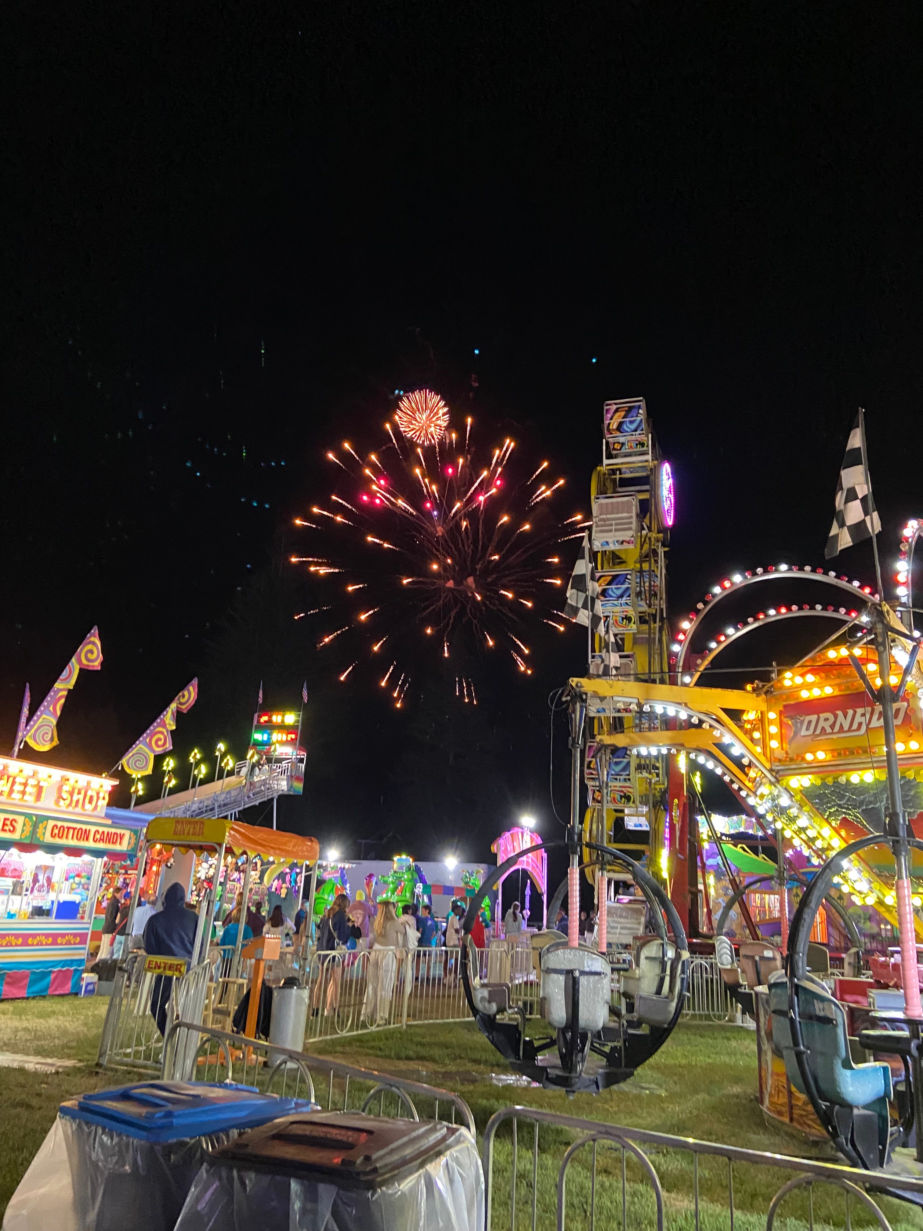 2022 Norwich Fair Fireworks display short video and photos for you to enjoy