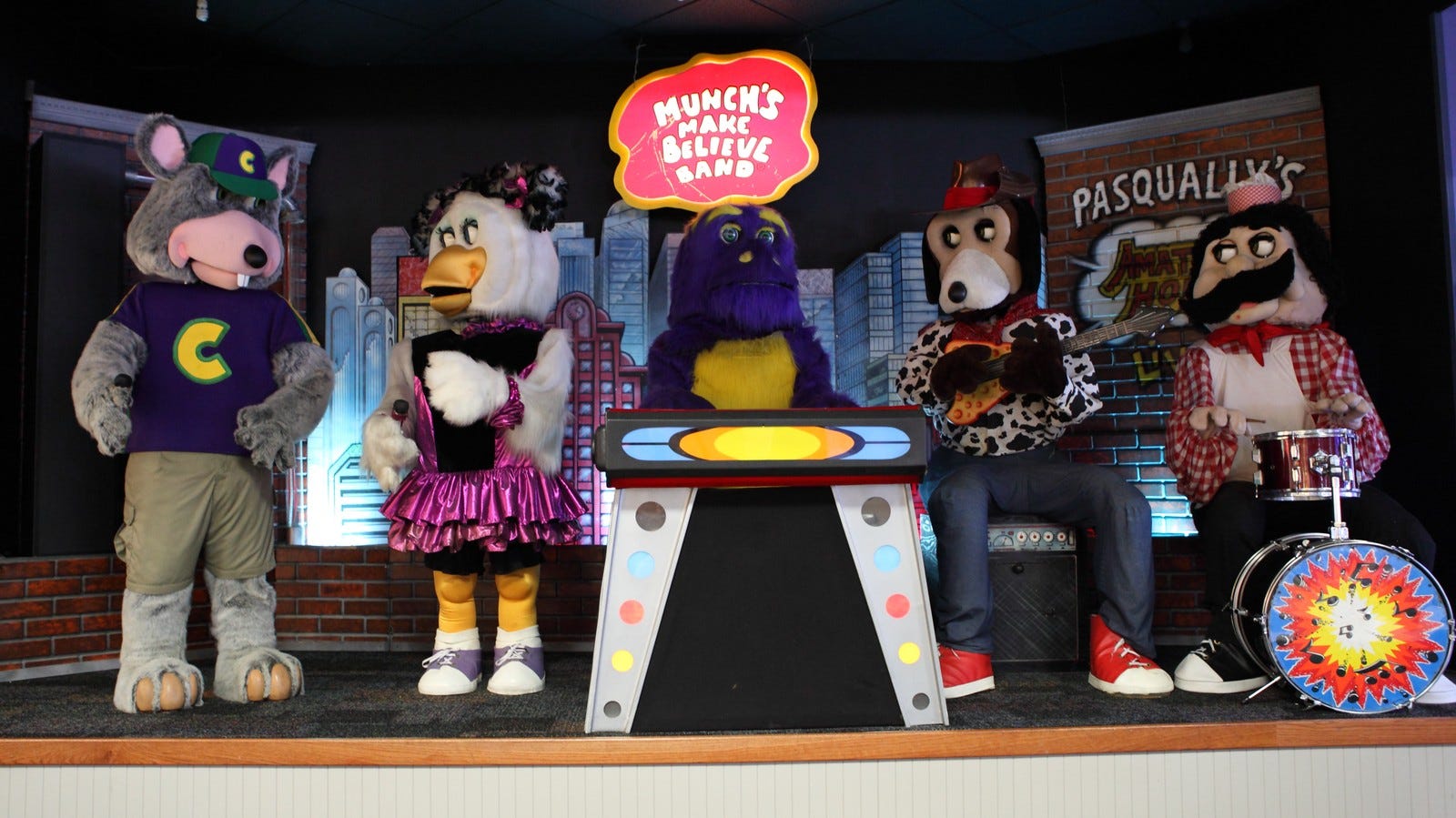 Chuck e shop cheese pasqually pizza