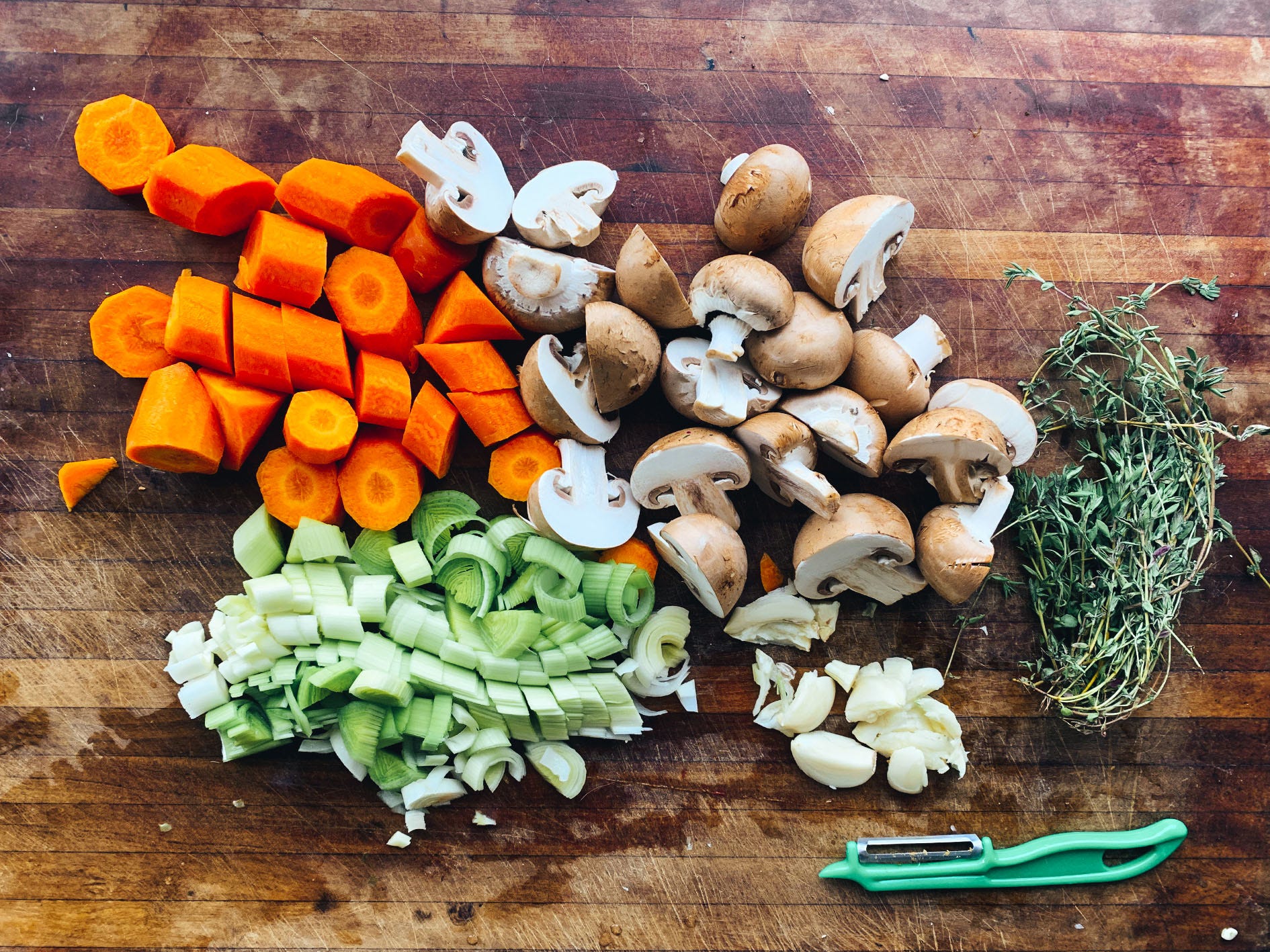 Tender claybaked chicken & potatoes boulangere