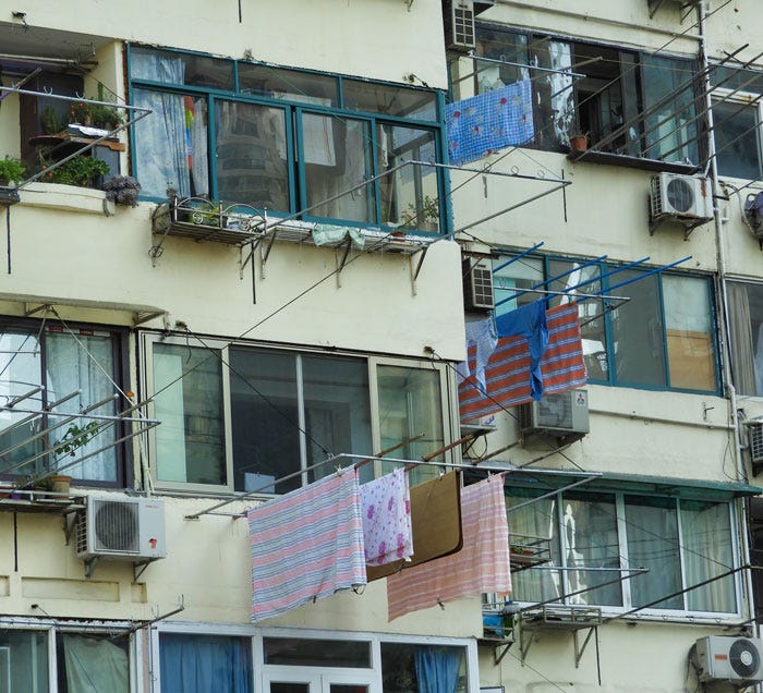 Drying clothes best sale in apartment