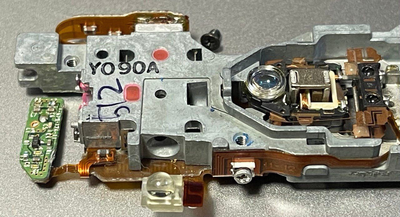 A Minidisc Optical Sled (Y090A) by Nava Whiteford