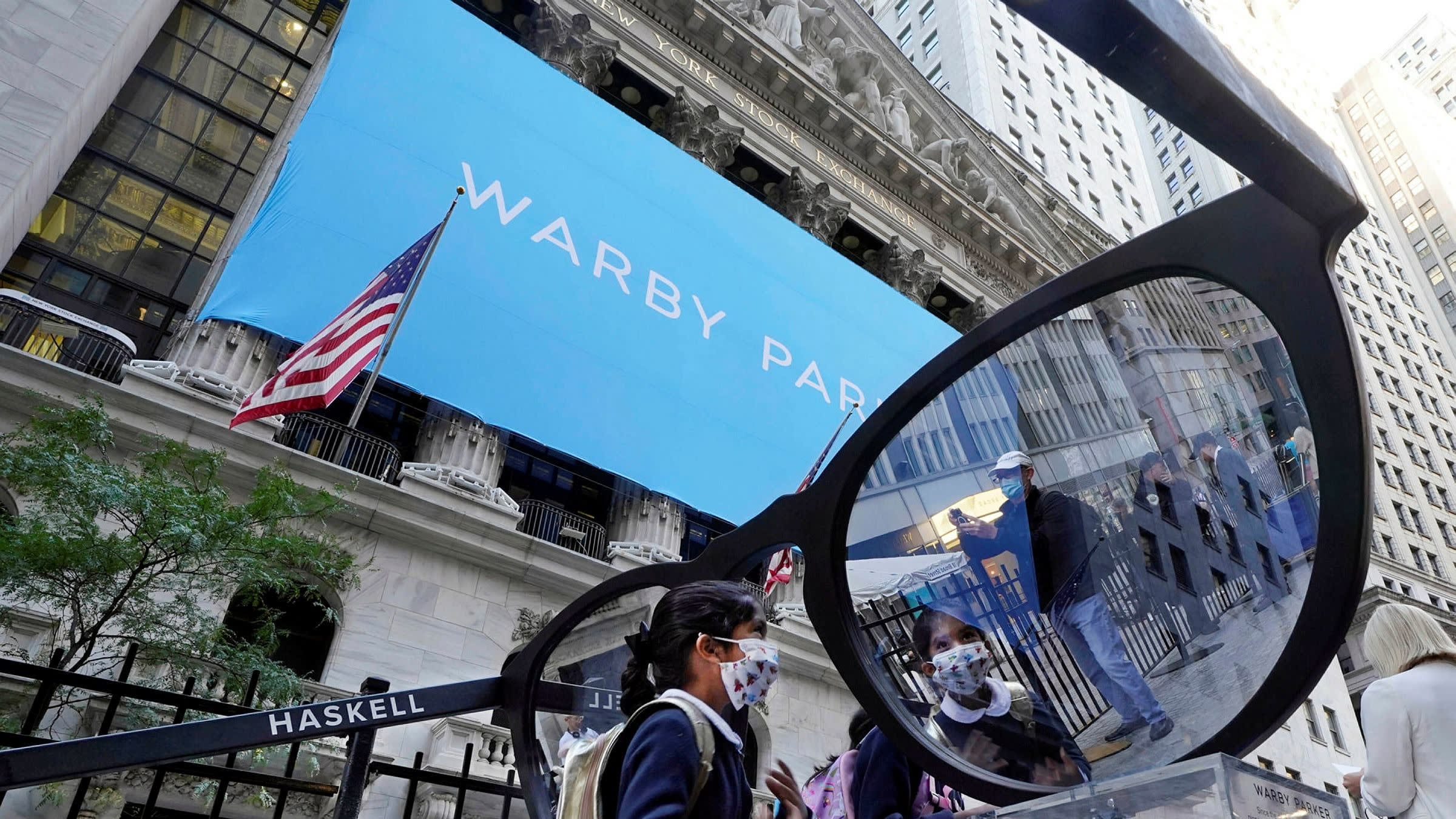 Top 58+ imagen is warby parker owned by luxottica Viaterra.mx