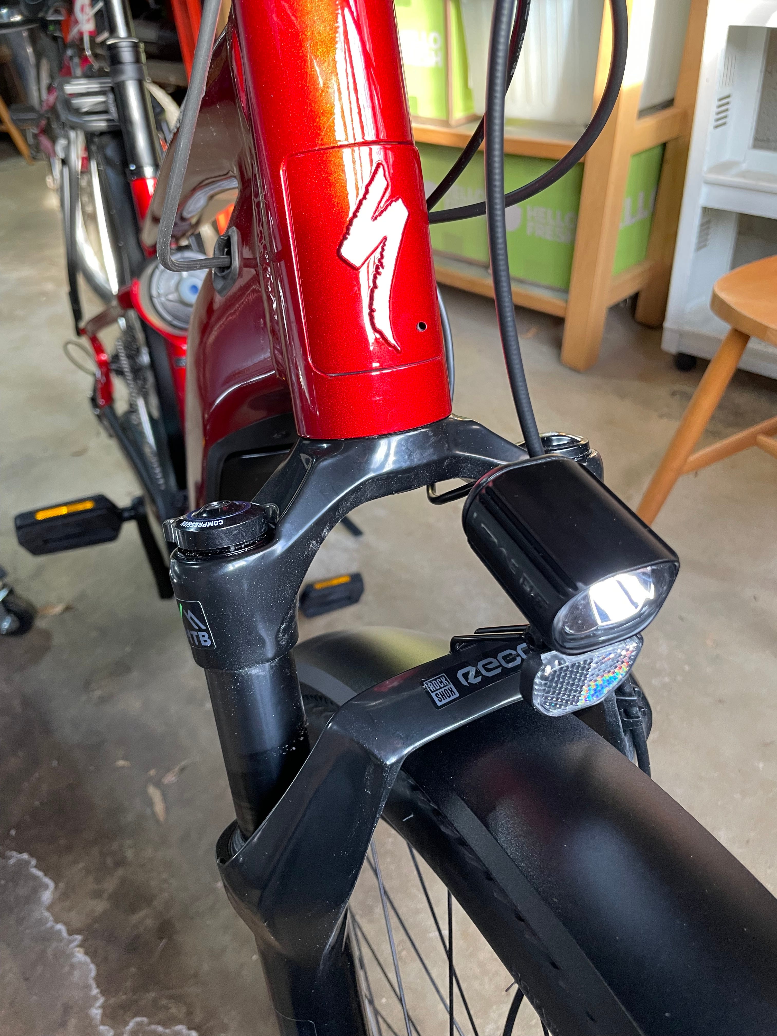 Trek allant vs on sale specialized vado