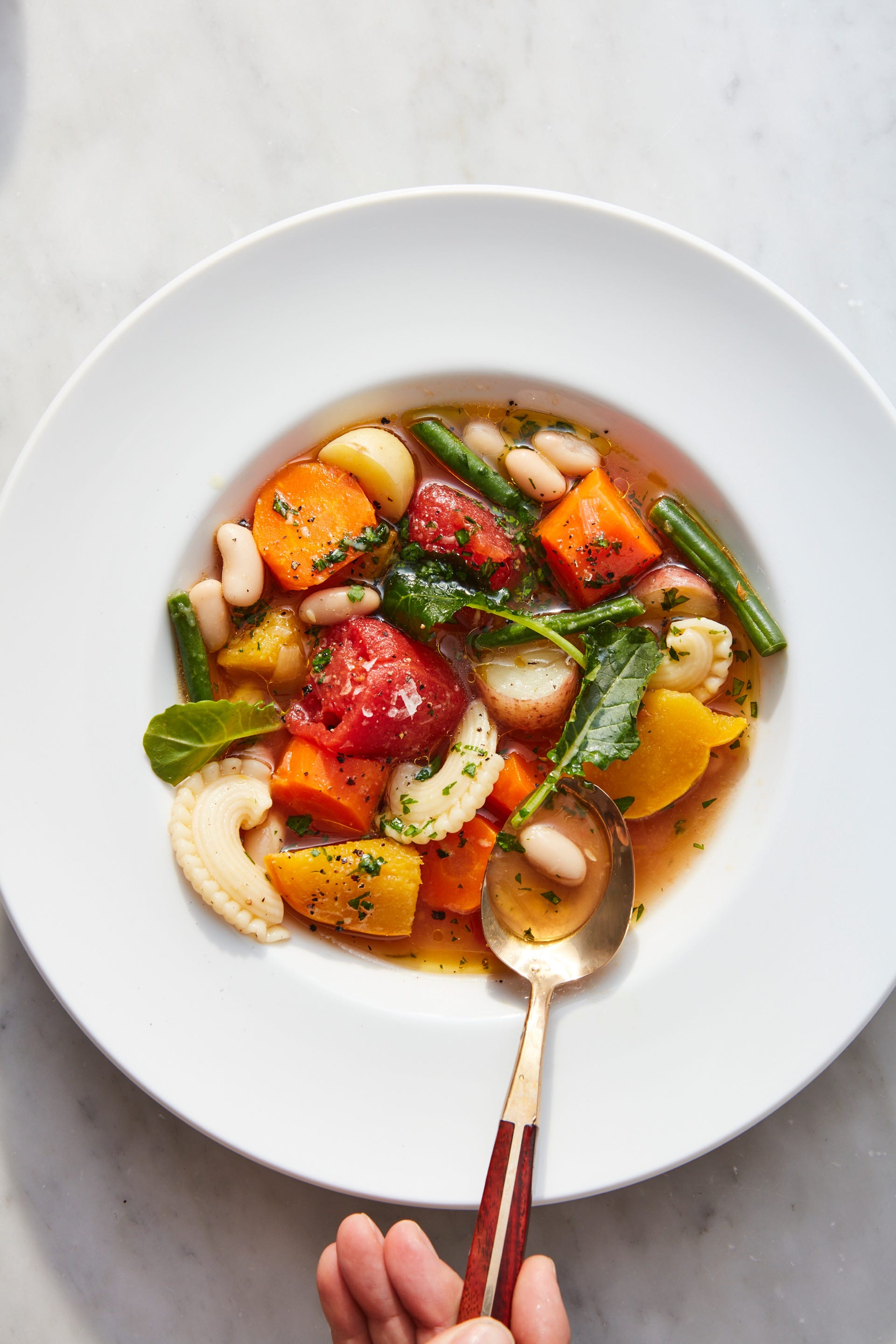 ONE POT FAMILY MEALS EDIBLE LIVING by Sarah Copeland